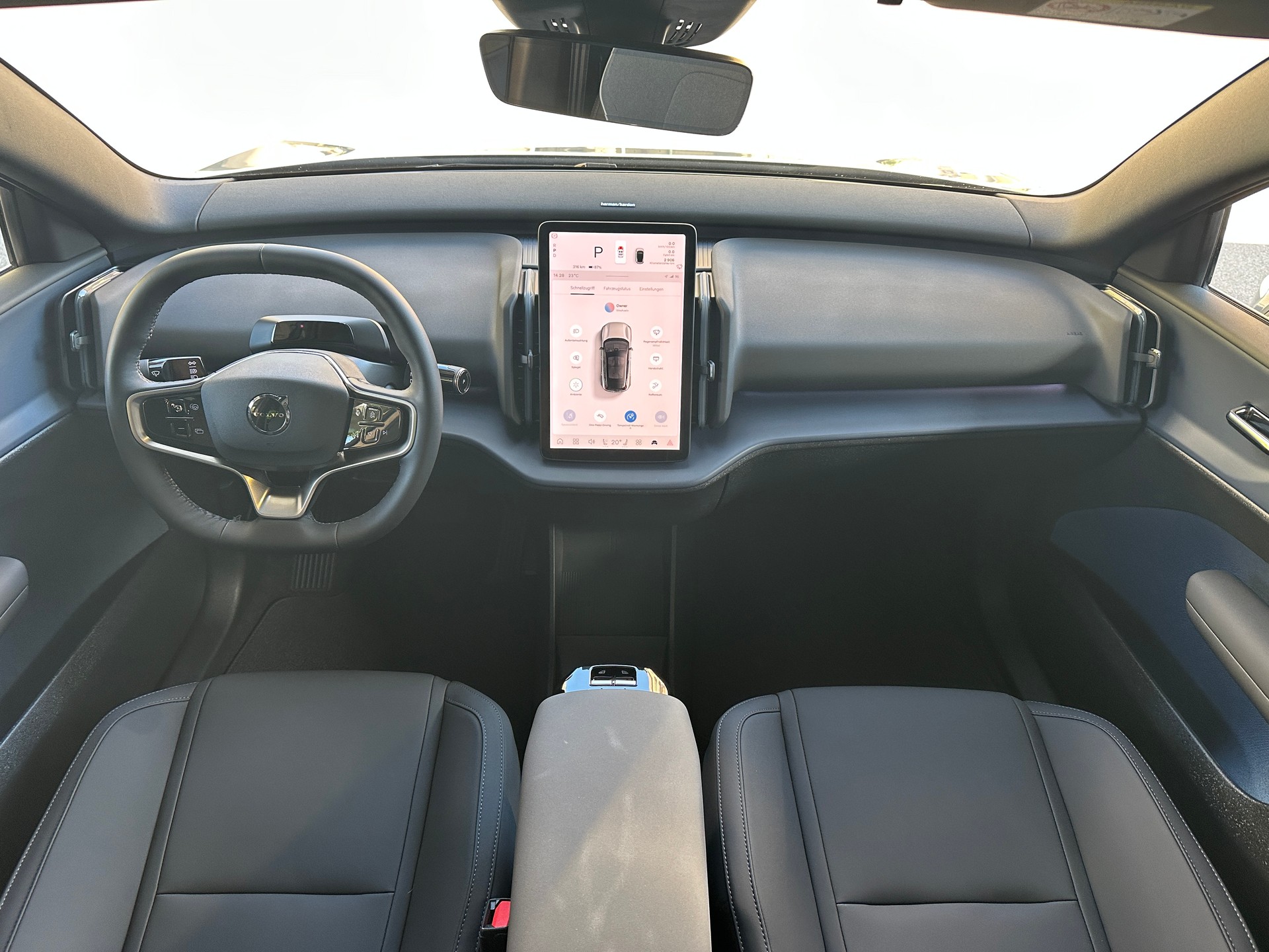 VOLVO EX30 E60 69kWh Twin Ultra-image-6