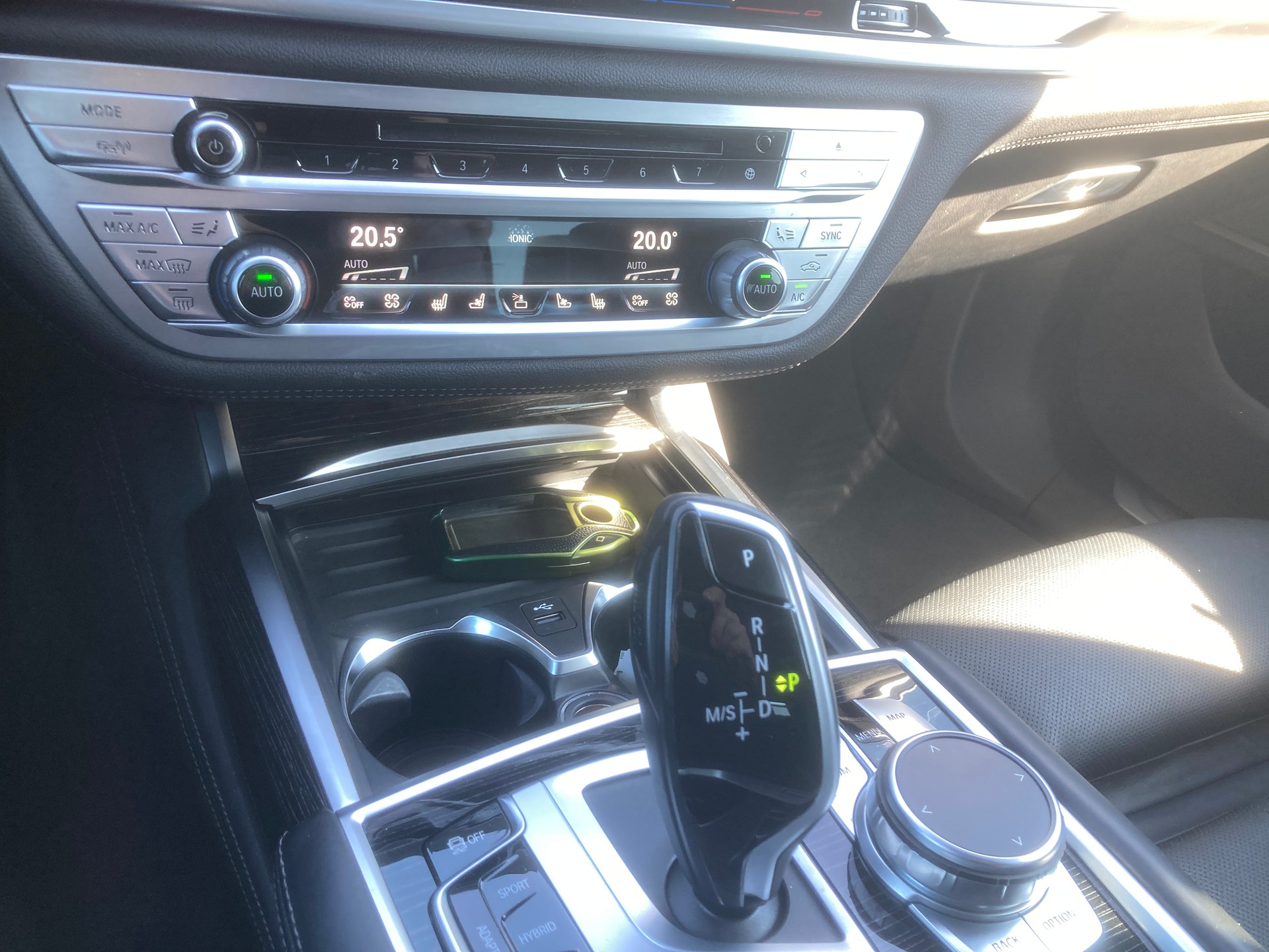 BMW 745Le xDrive M Sport Steptronic-image-11