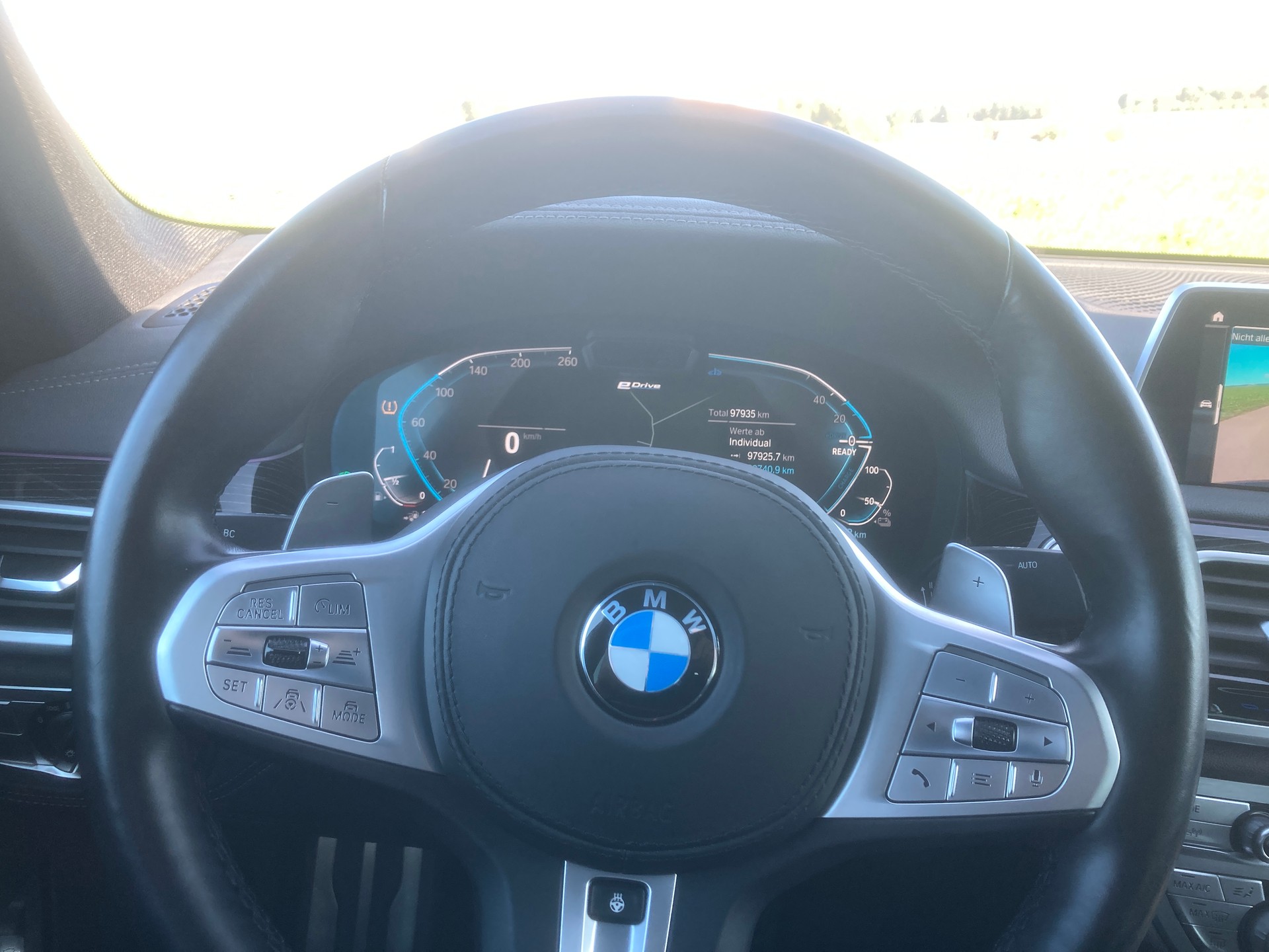 BMW 745Le xDrive M Sport Steptronic-image-14
