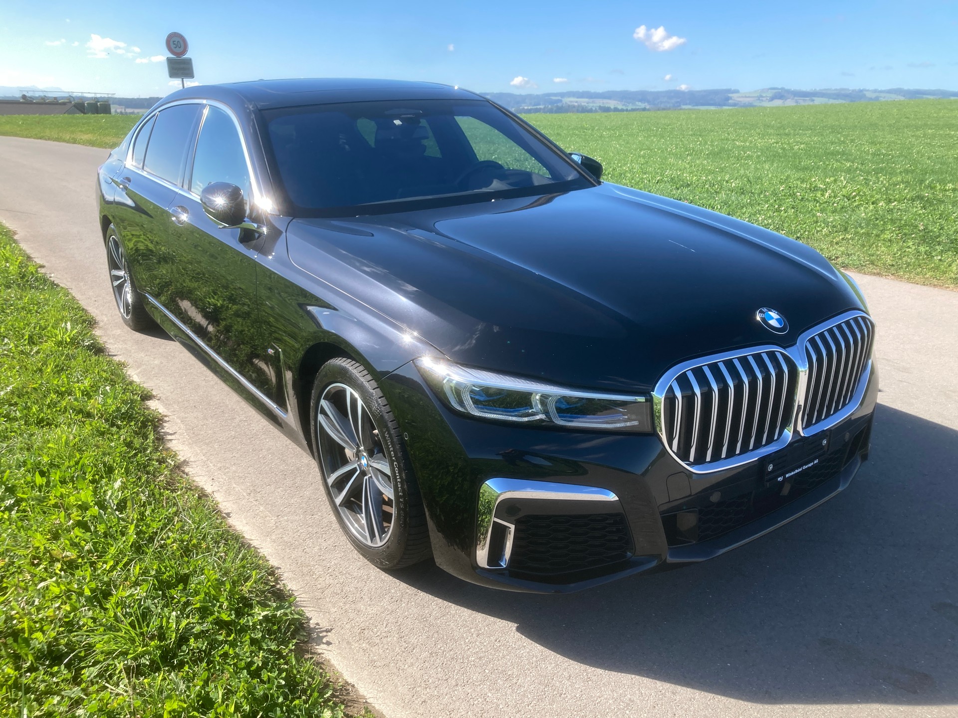 BMW 745Le xDrive M Sport Steptronic-image-1