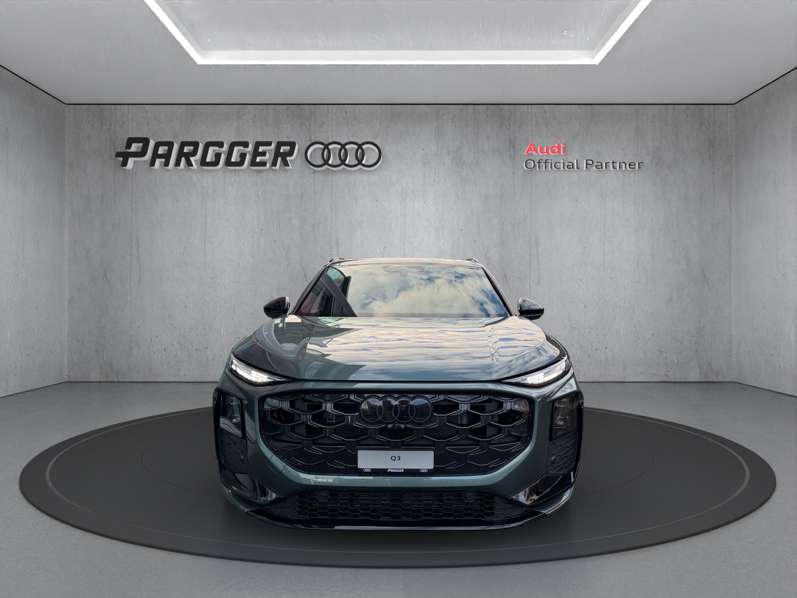 AUDI Q3 SUV TFSI quattro 195 kW S tronic-image-1