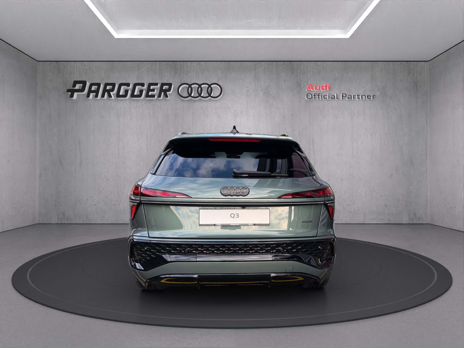 AUDI Q3 SUV TFSI quattro 195 kW S tronic-image-3