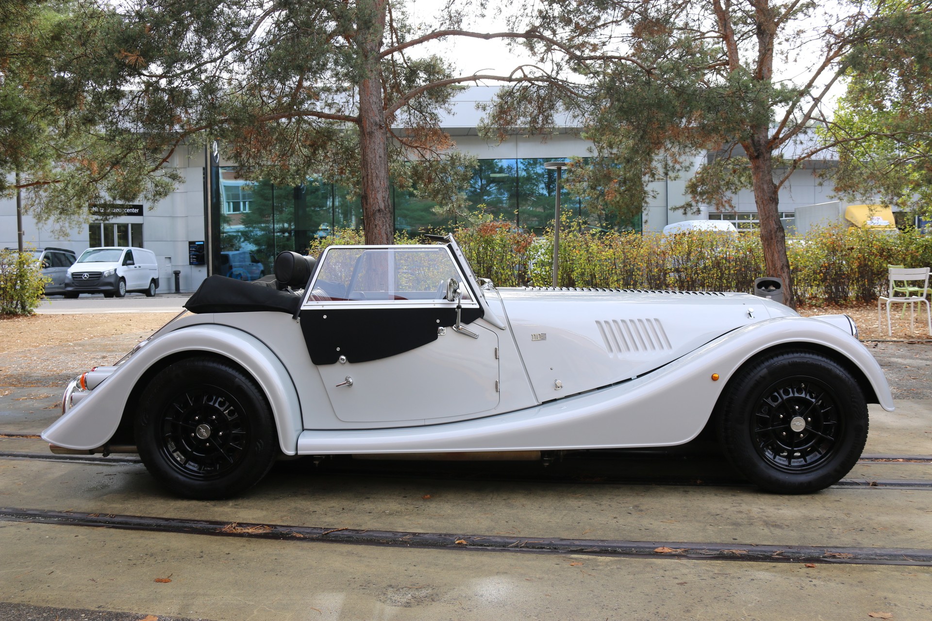 MORGAN Roadster 3.7 110th-image-3