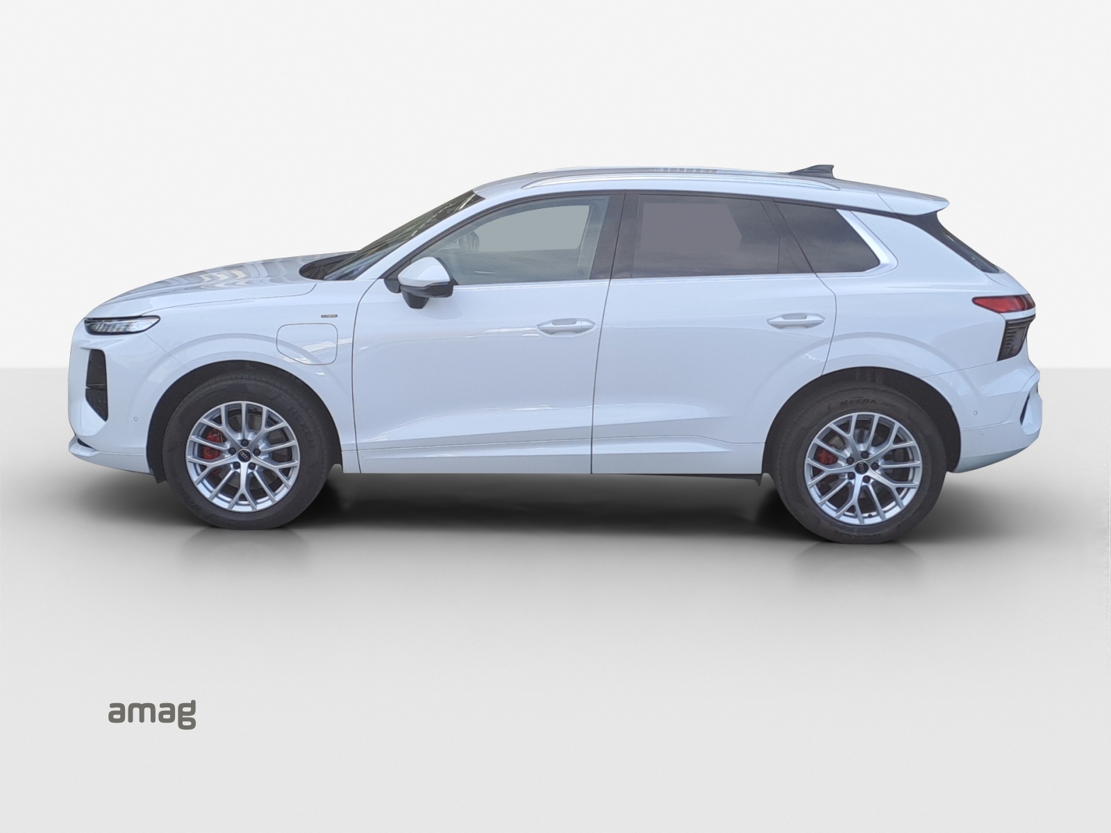 AUDI Q3 SUV e-hybrid 200 kW S tronig-image-1