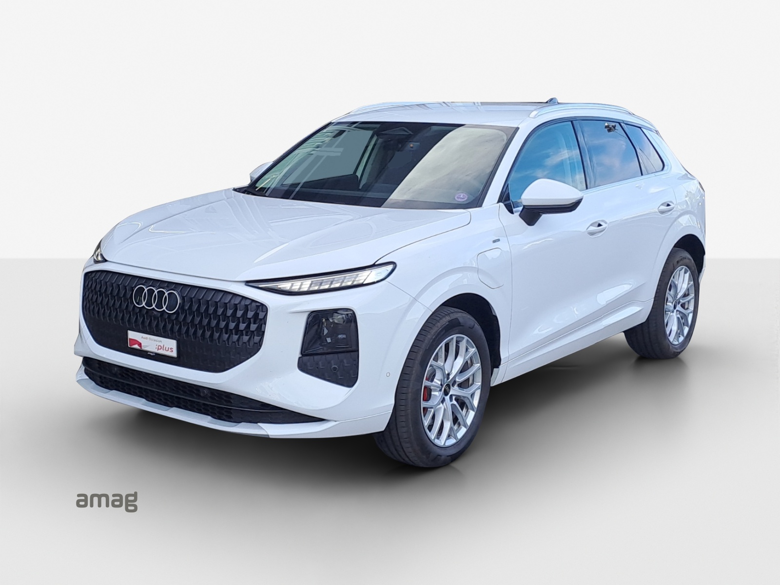 AUDI Q3 SUV e-hybrid 200 kW S tronig-image-0