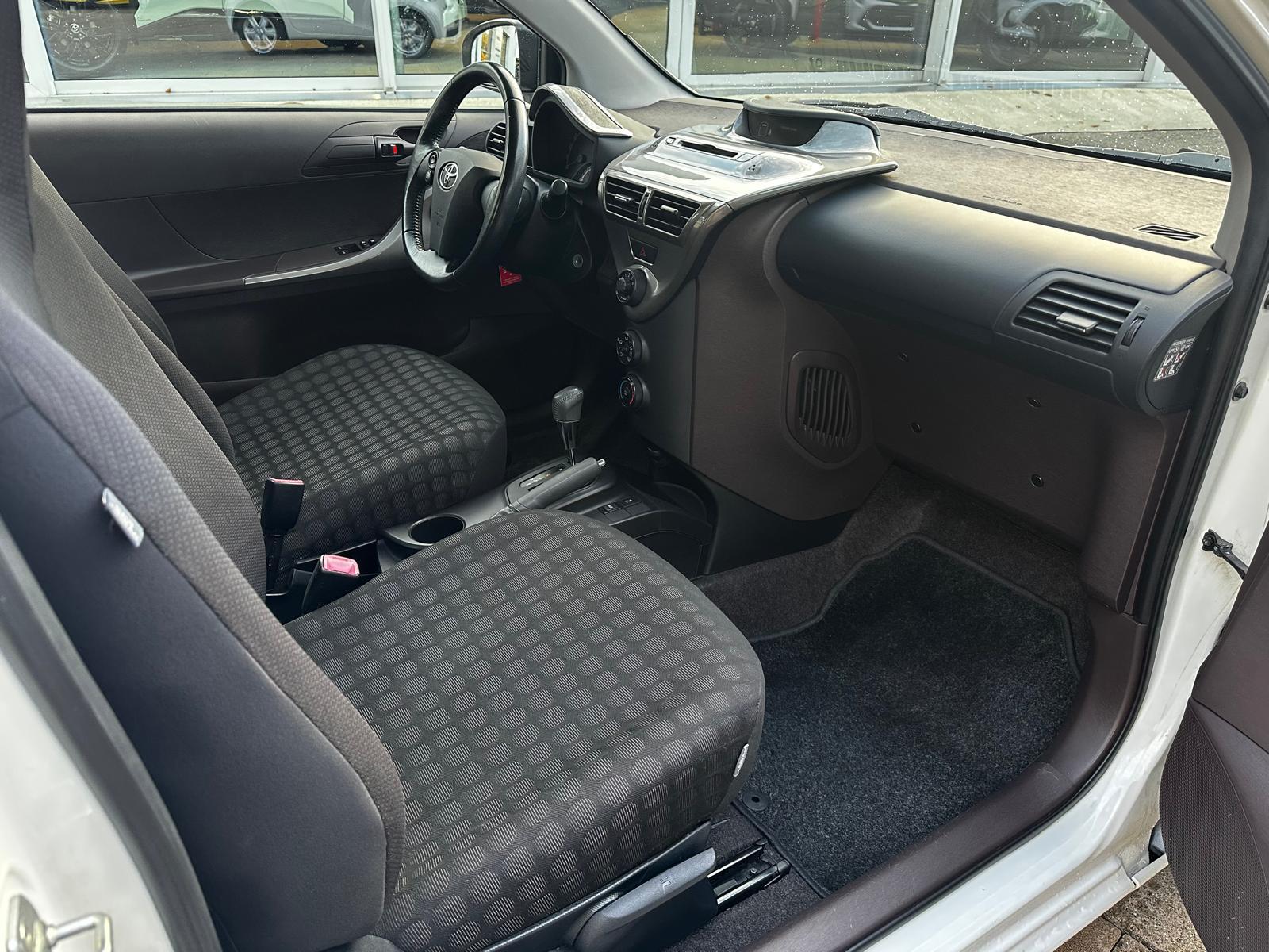 TOYOTA iQ 1.0 VVT-i Q MiD-image-10