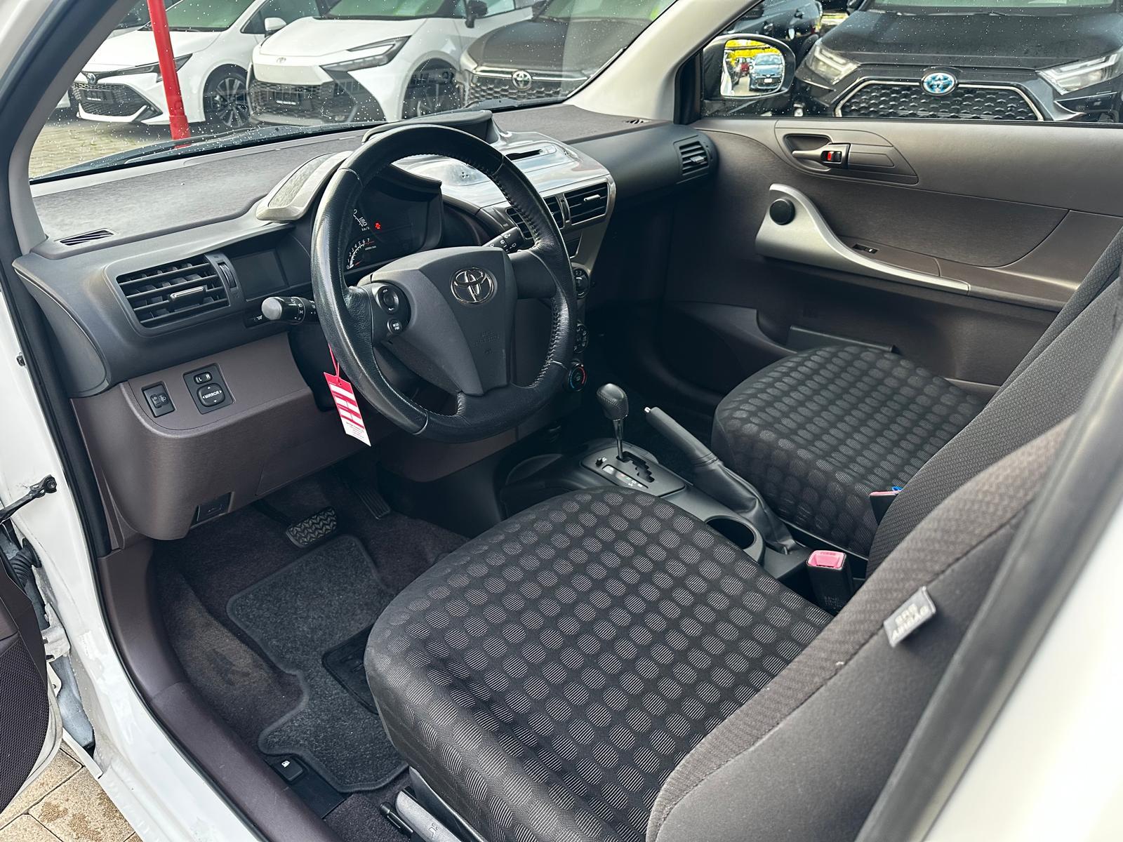 TOYOTA iQ 1.0 VVT-i Q MiD-image-7