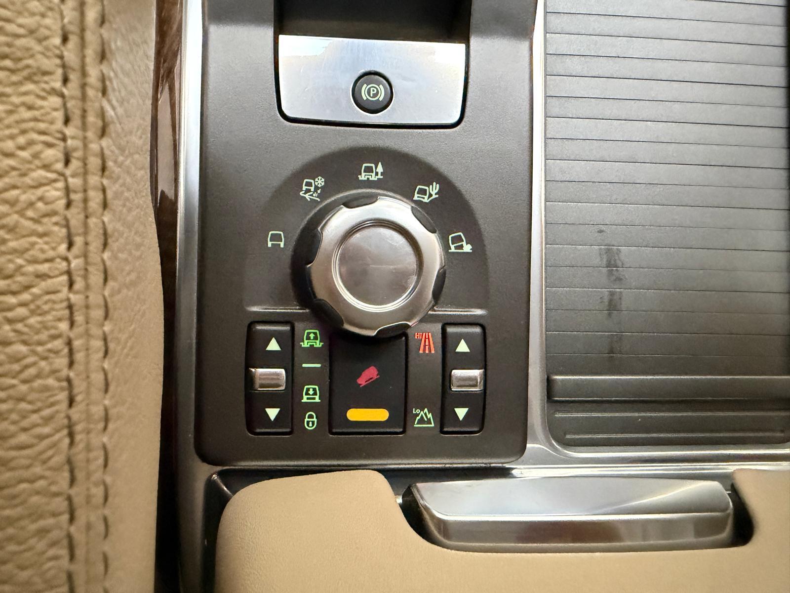 LAND ROVER Range Rover Sport 3.0 SDV6 HSE-image-26