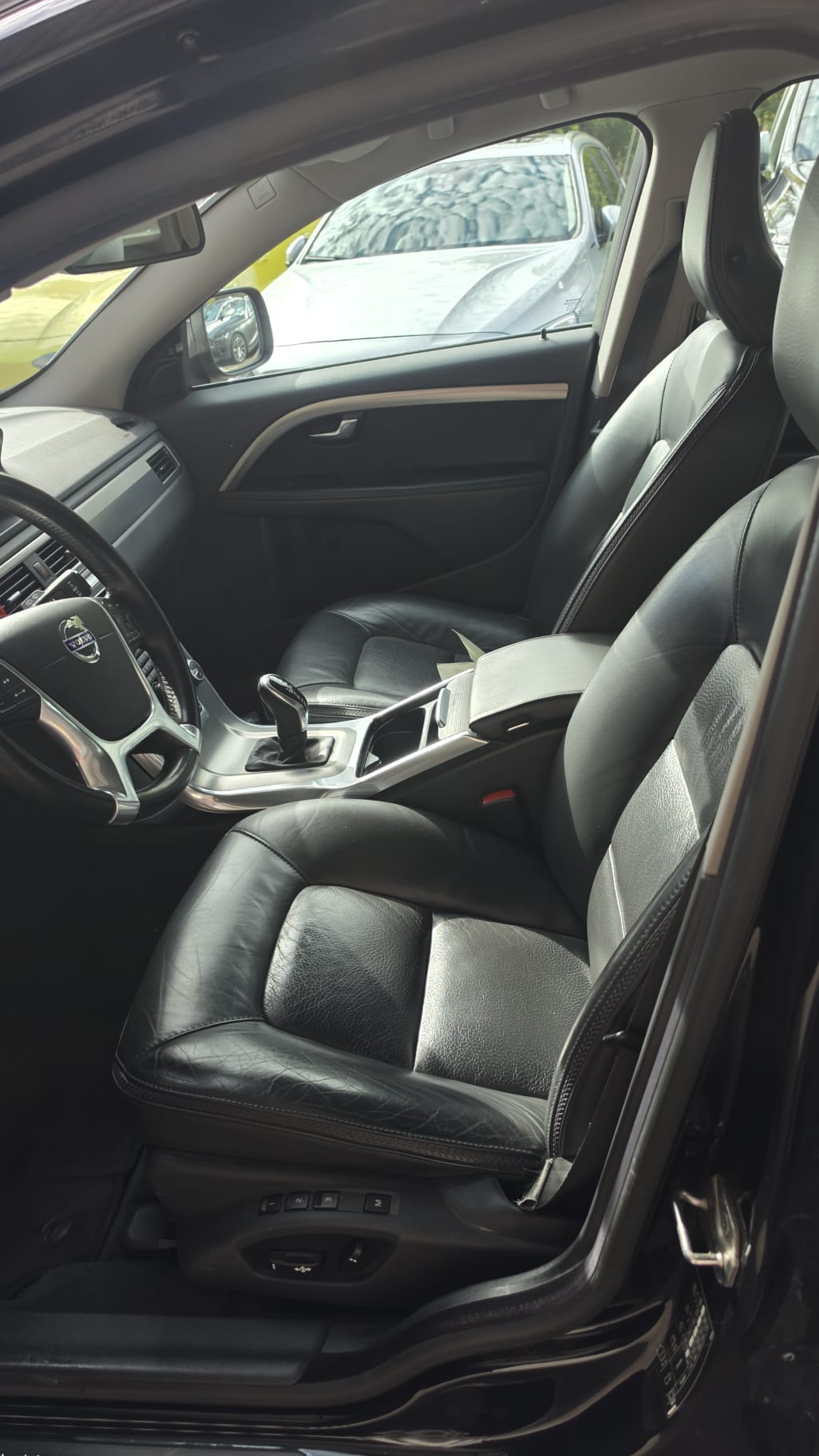 VOLVO XC70 D4 AWD Summum Geartronic-image-6