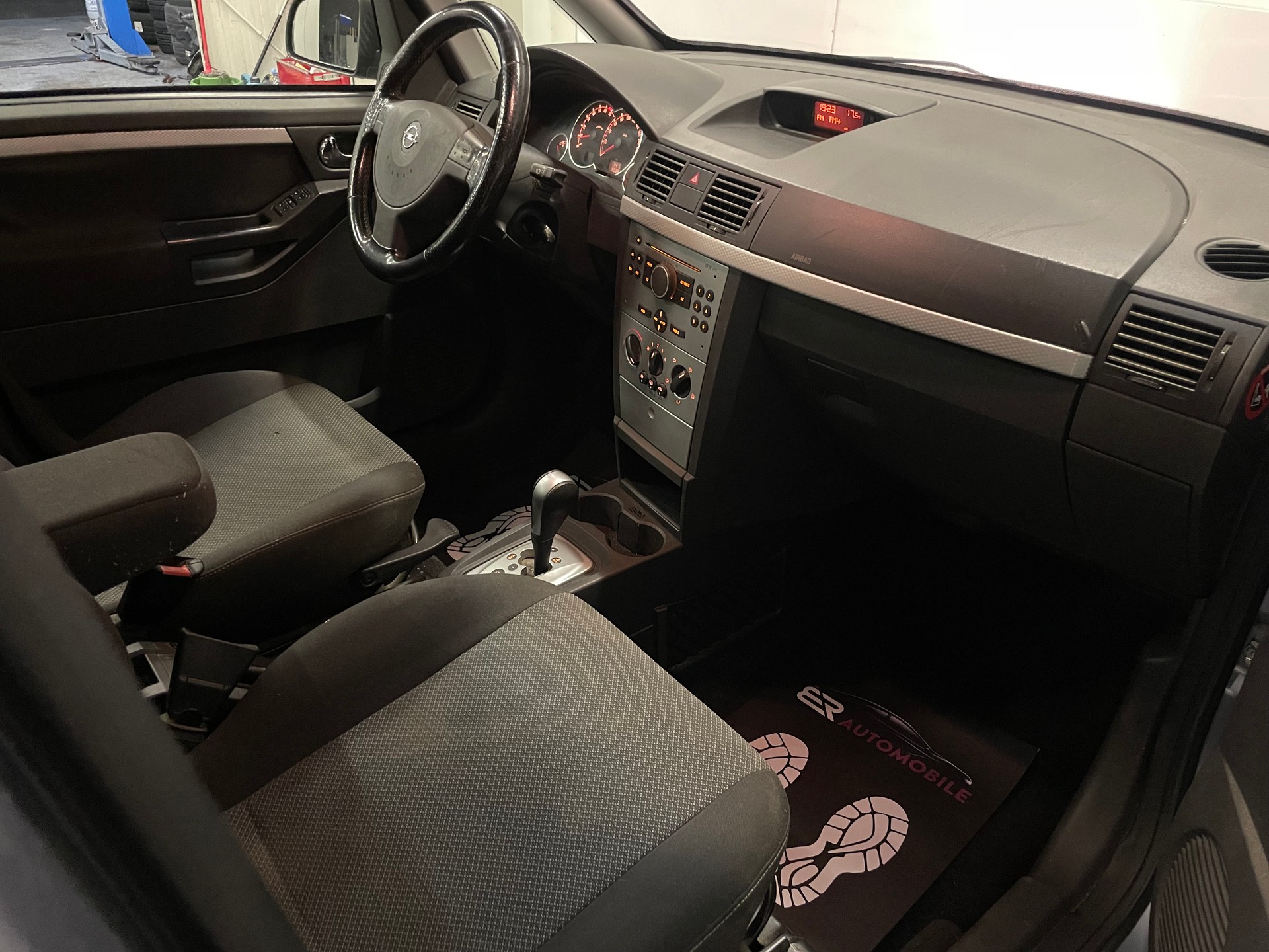 OPEL Meriva 1.6i-16 TP Cosmo-image-9