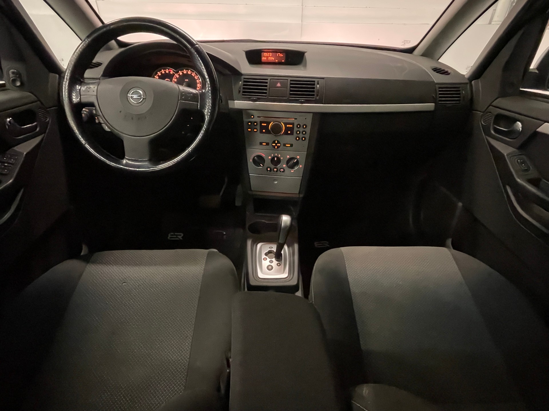 OPEL Meriva 1.6i-16 TP Cosmo-image-8