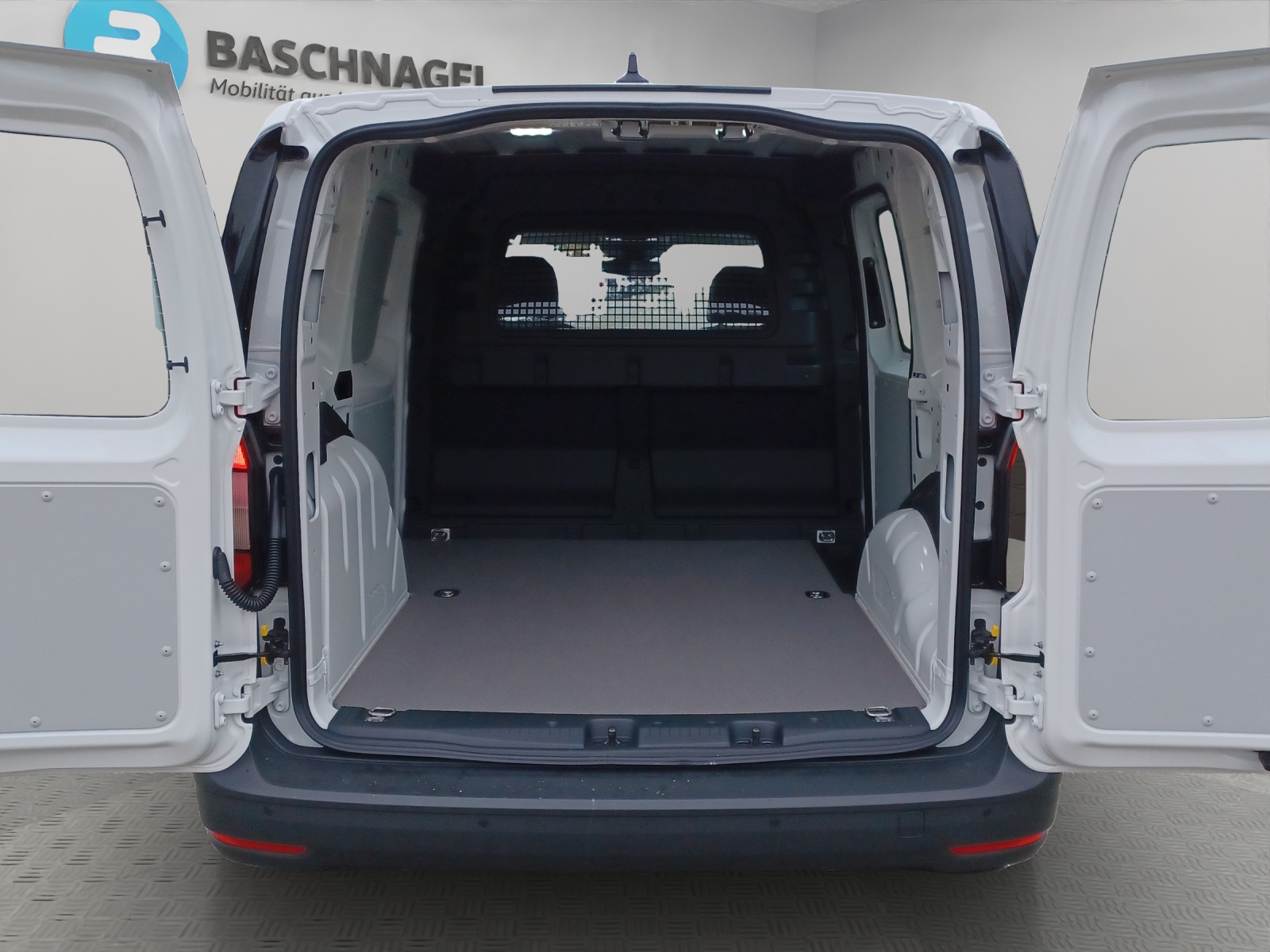 VW Caddy Cargo 1.5 TSI DSG Entry-image-8