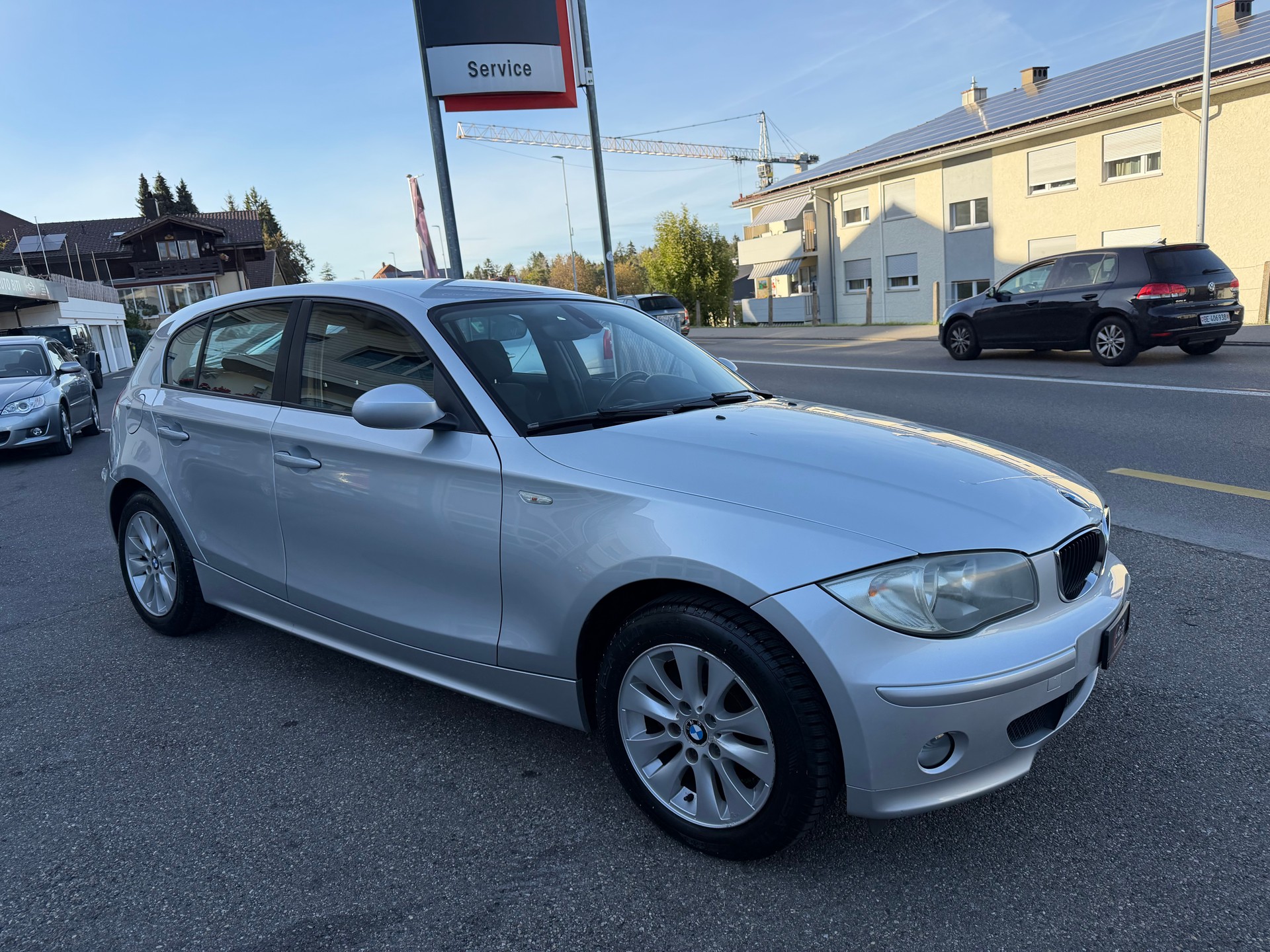 BMW 120i-image-1