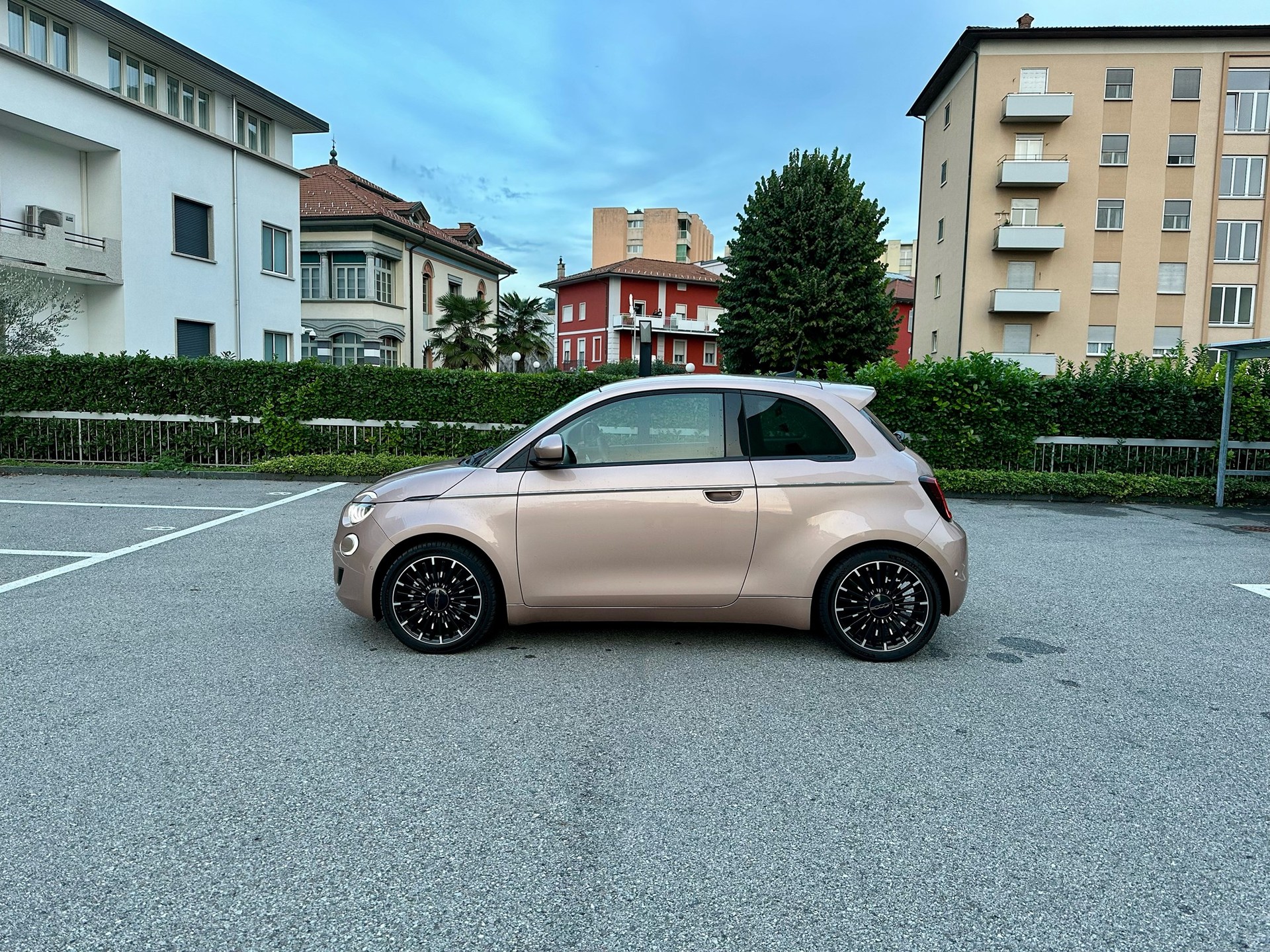 FIAT 500 electric 87 kW Icon-image-0