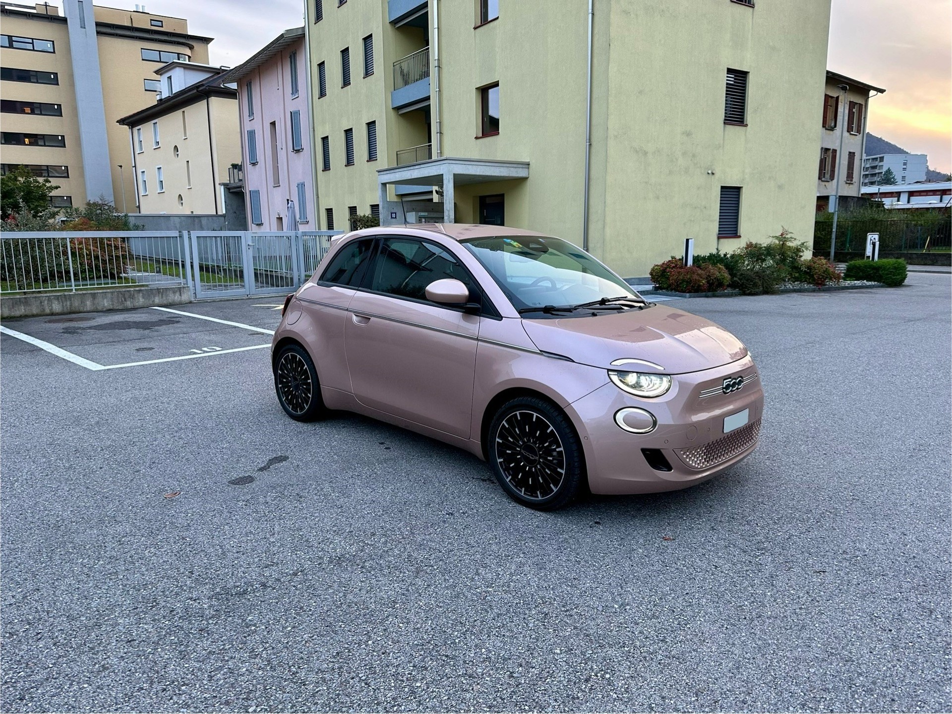 FIAT 500 electric 87 kW Icon-image-1