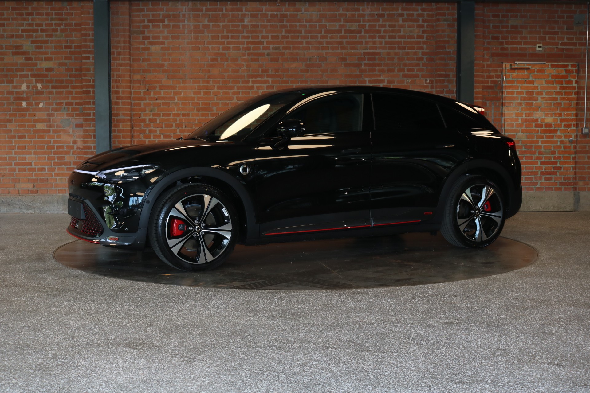 SMART #3 66kWh BRABUS 4x4, 428PS, Aktions-Leasing 0% oder Cash-Prämie CHF 4'000.-, sofort verfügbar-image-3