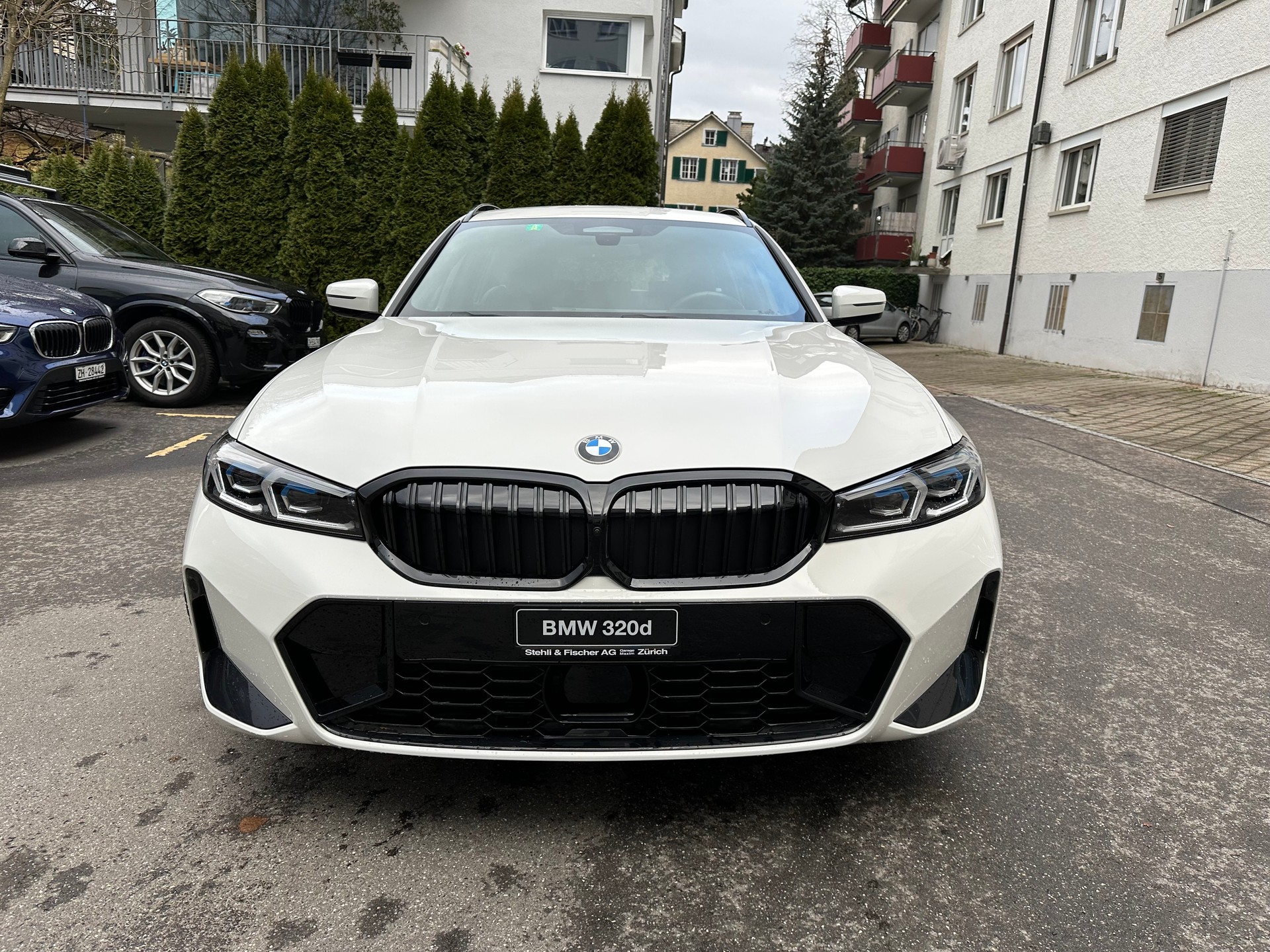 BMW 320d xDrive 48V Touring Steptronic M Sport-image-4