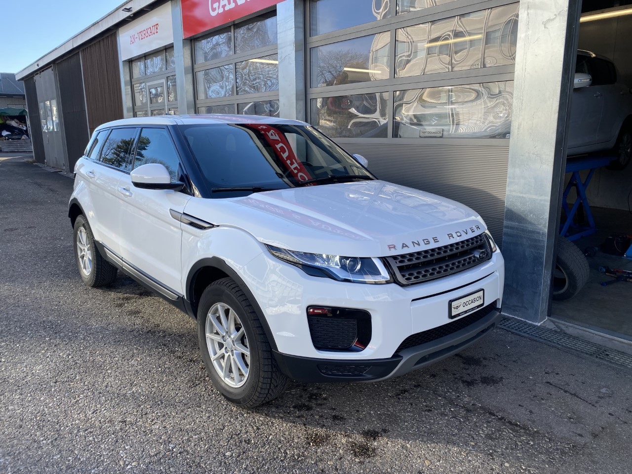 LAND ROVER Range Rover Evoque 2.0 TD4 SE Advantage AT9-image-2
