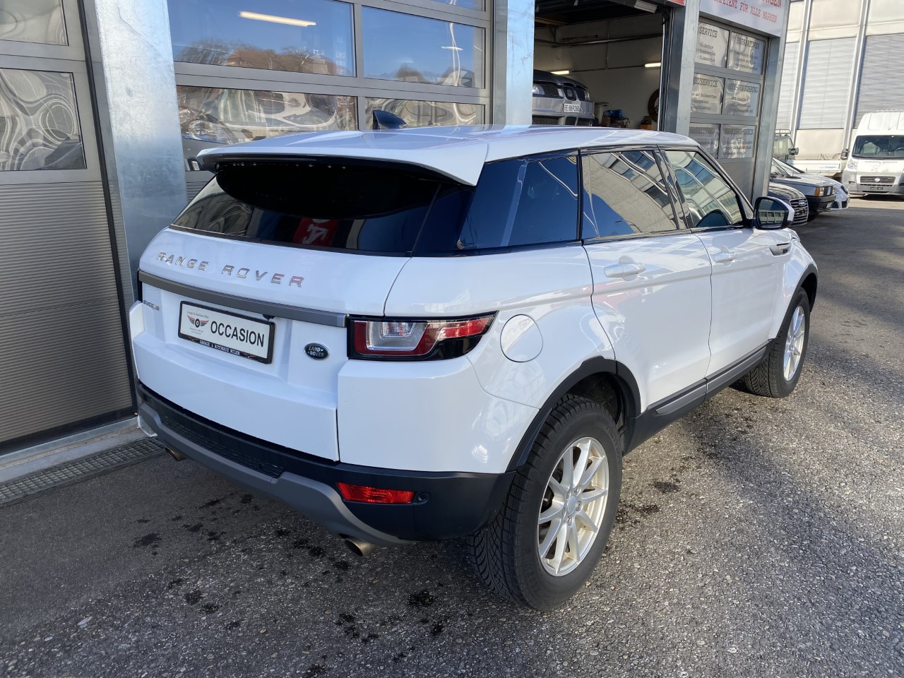 LAND ROVER Range Rover Evoque 2.0 TD4 SE Advantage AT9-image-4