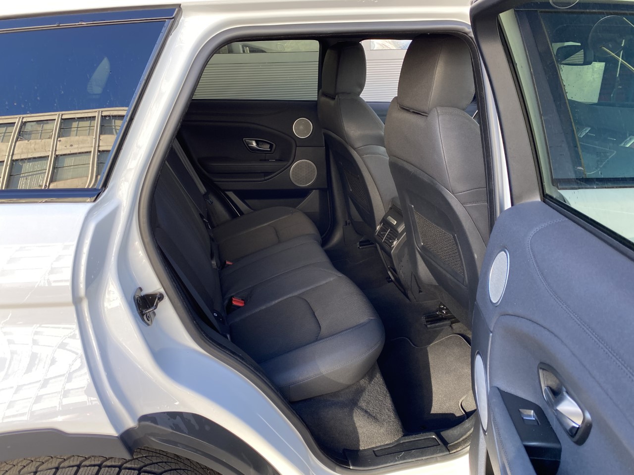 LAND ROVER Range Rover Evoque 2.0 TD4 SE Advantage AT9-image-11