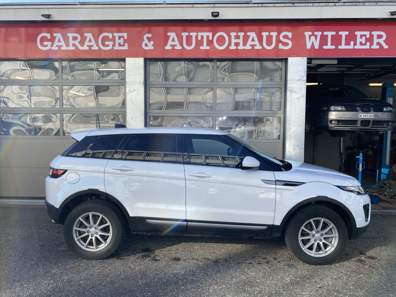 LAND ROVER Range Rover Evoque 2.0 TD4 SE Advantage AT9-image-3