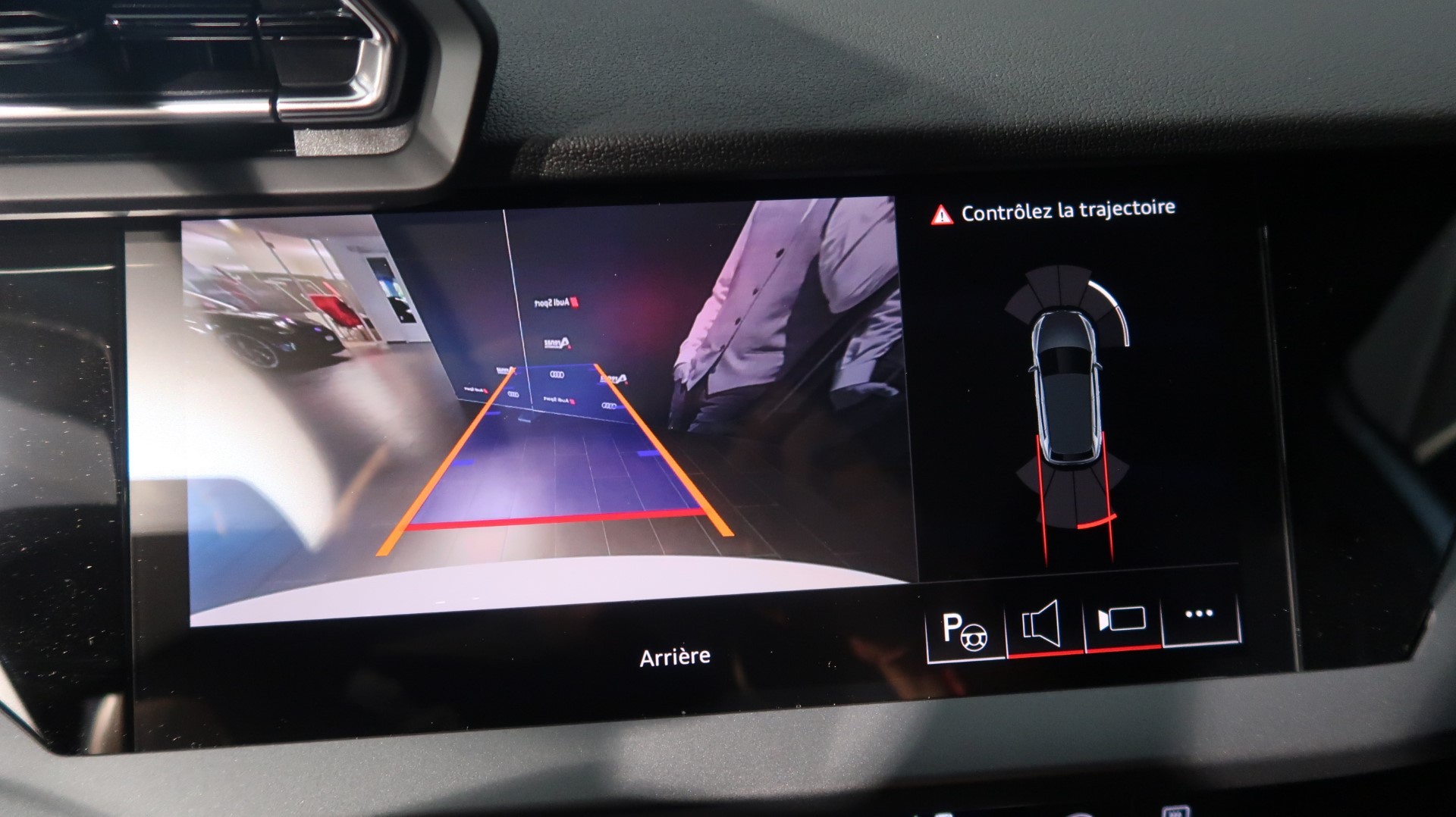AUDI A3 allstreet 35 TFSI Attraction S-tronic-image-3