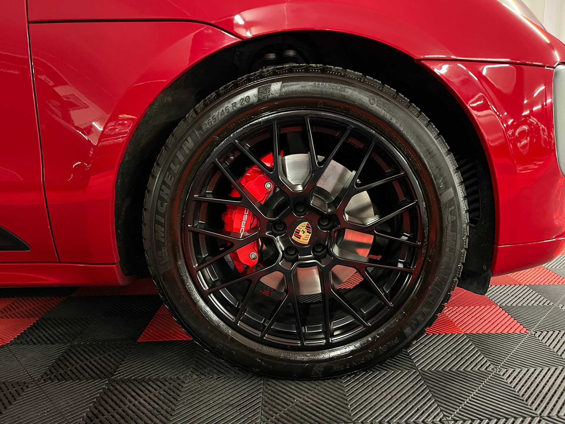 PORSCHE Macan GTS PDK-image-4