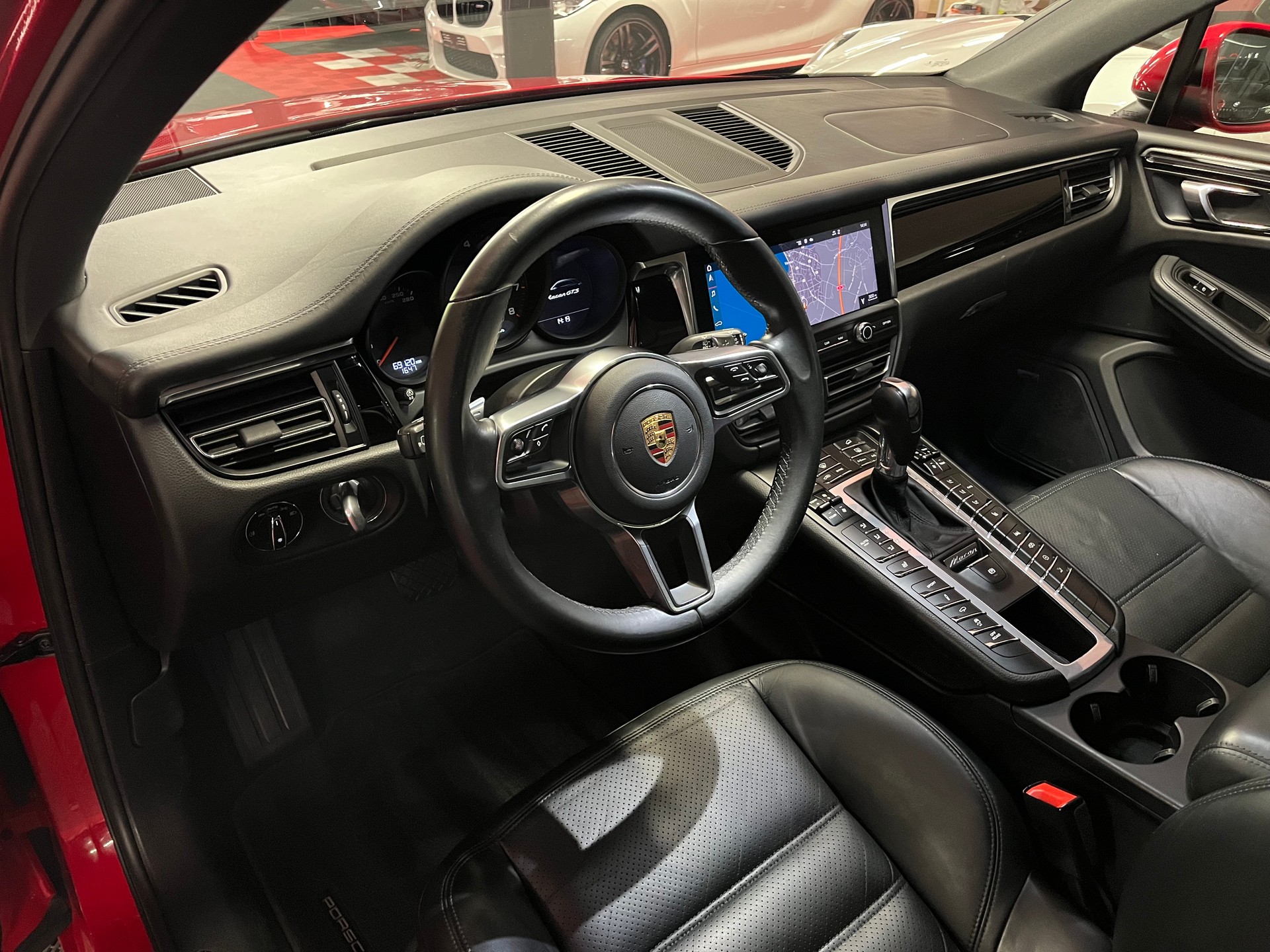 PORSCHE Macan GTS PDK-image-11
