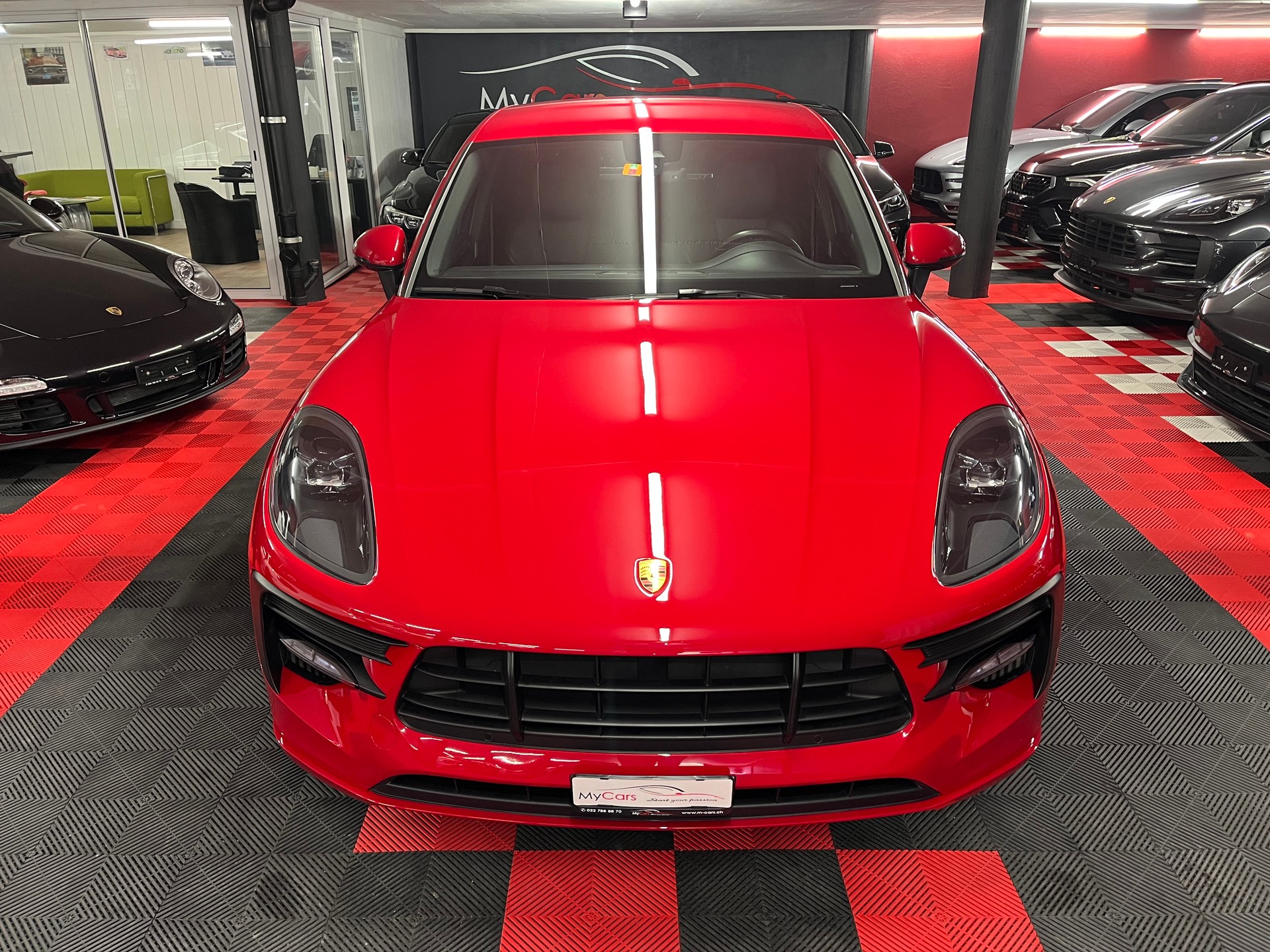 PORSCHE Macan GTS PDK-image-2