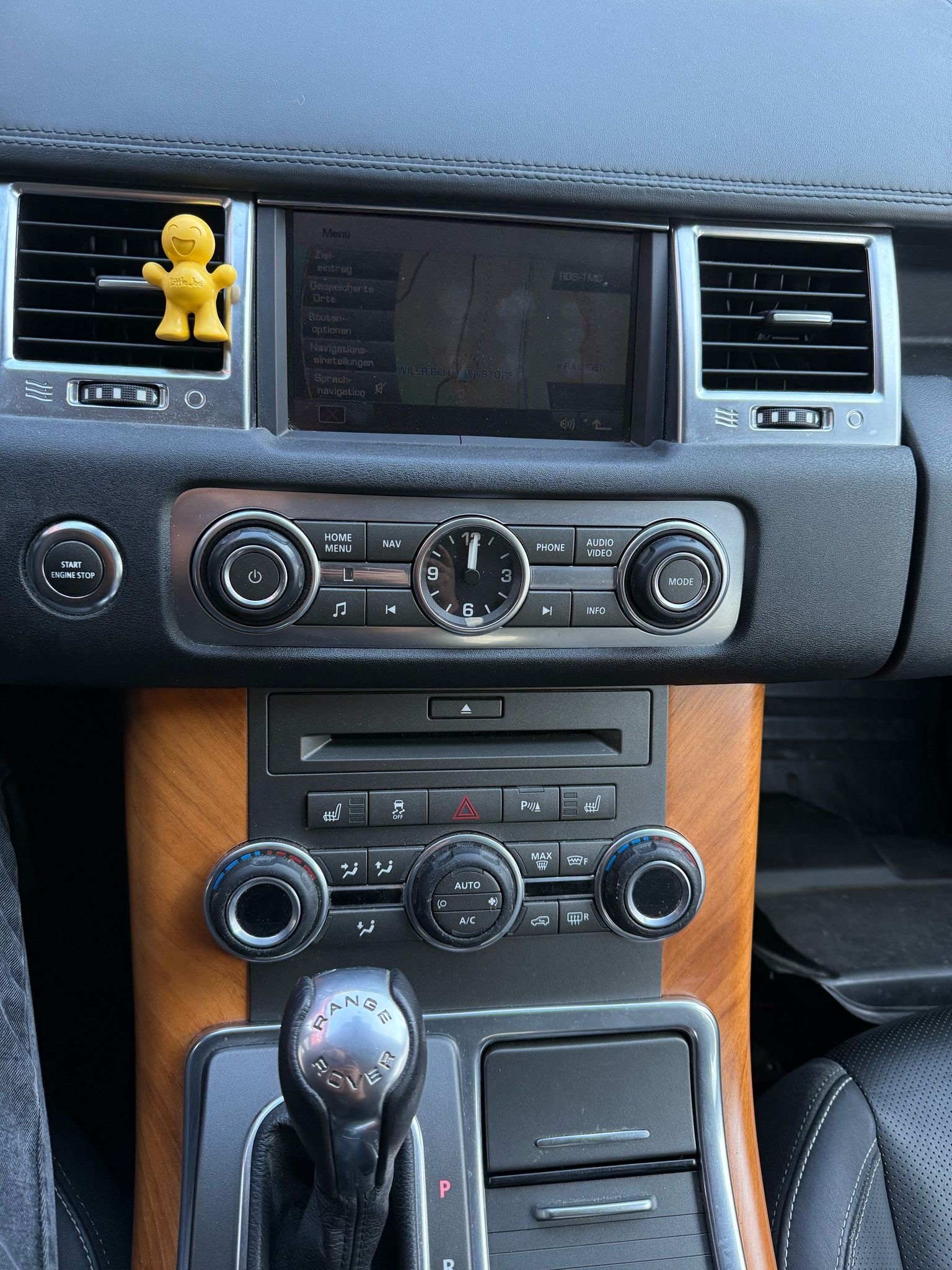 LAND ROVER Range Rover Sport 3.0 TDV6 SE Automatic-image-11
