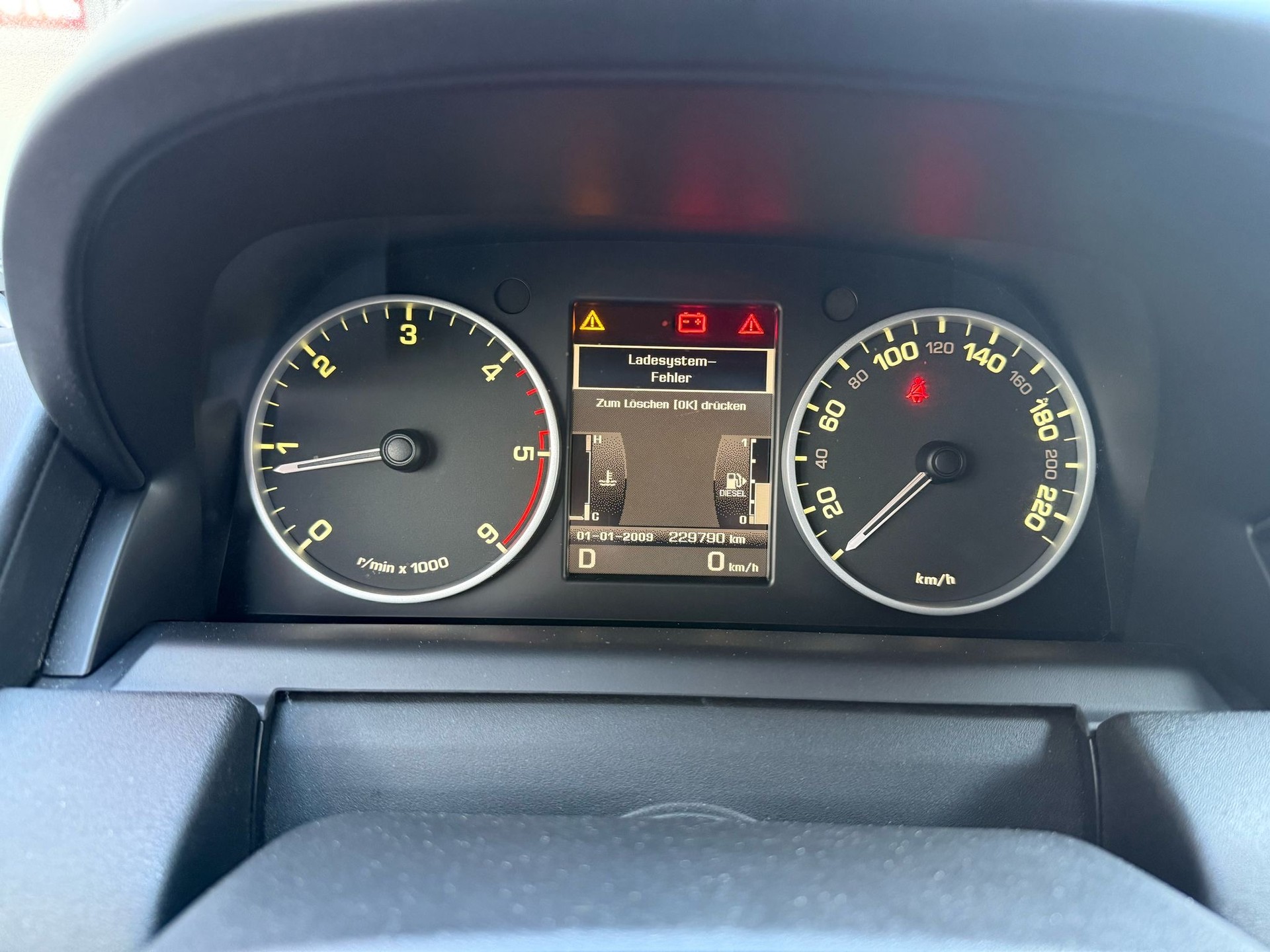 LAND ROVER Range Rover Sport 3.0 TDV6 SE Automatic-image-13