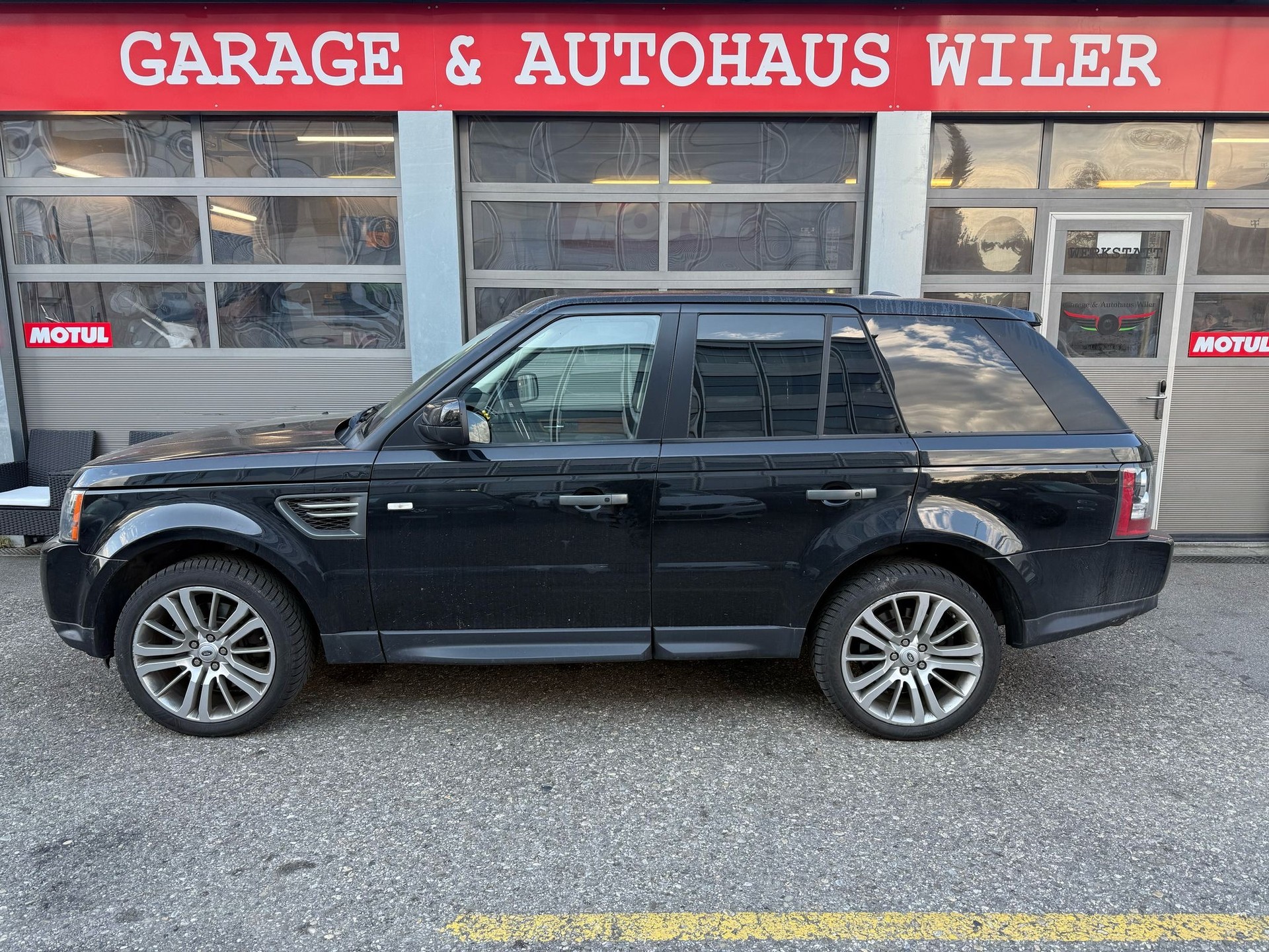 LAND ROVER Range Rover Sport 3.0 TDV6 SE Automatic-image-7