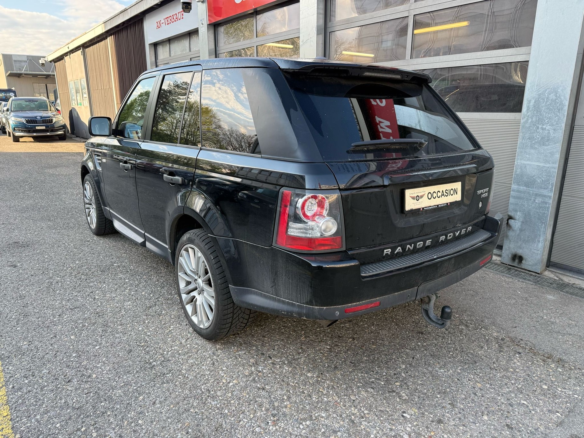 LAND ROVER Range Rover Sport 3.0 TDV6 SE Automatic-image-6