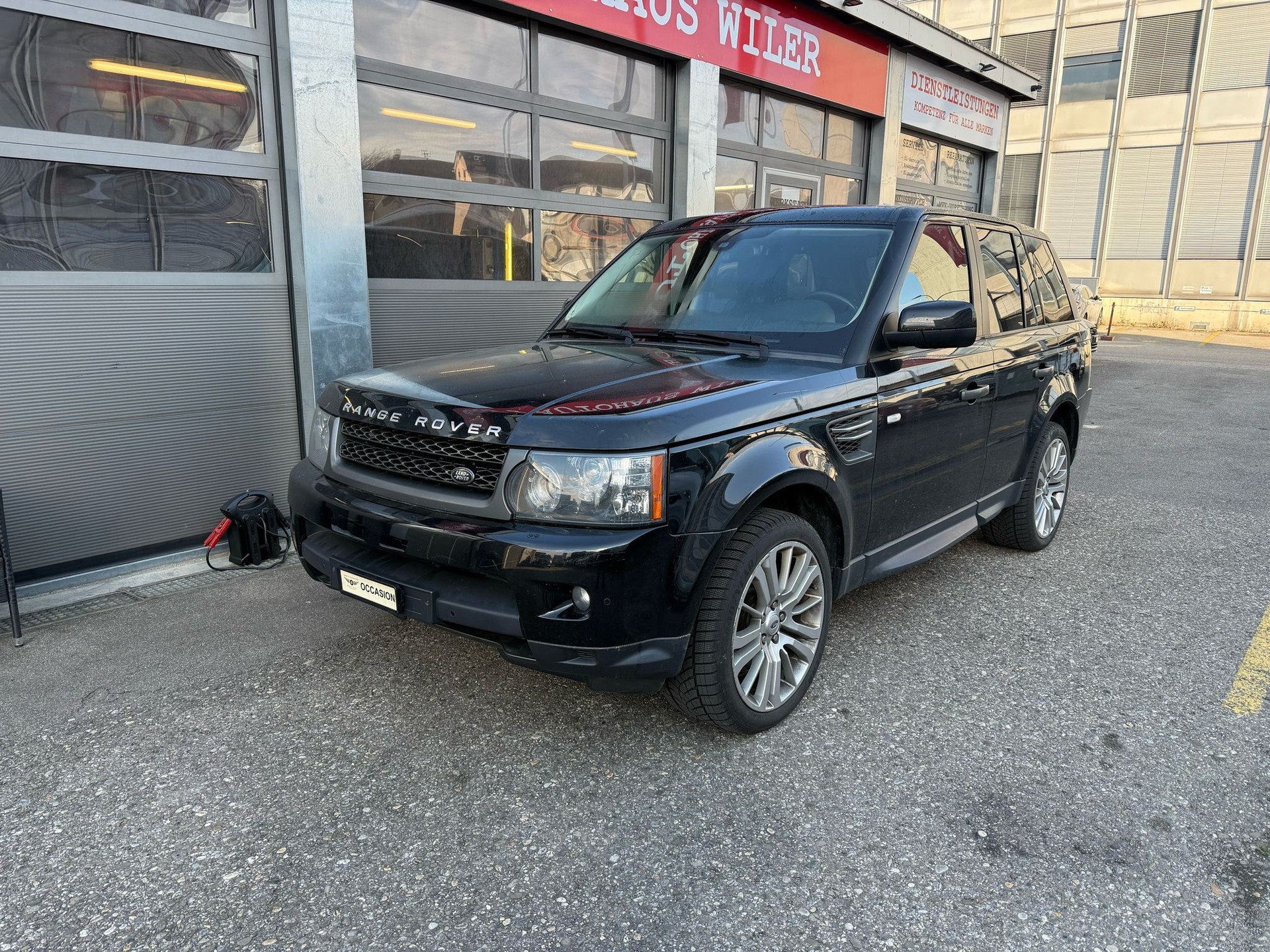 LAND ROVER Range Rover Sport 3.0 TDV6 SE Automatic-image-0