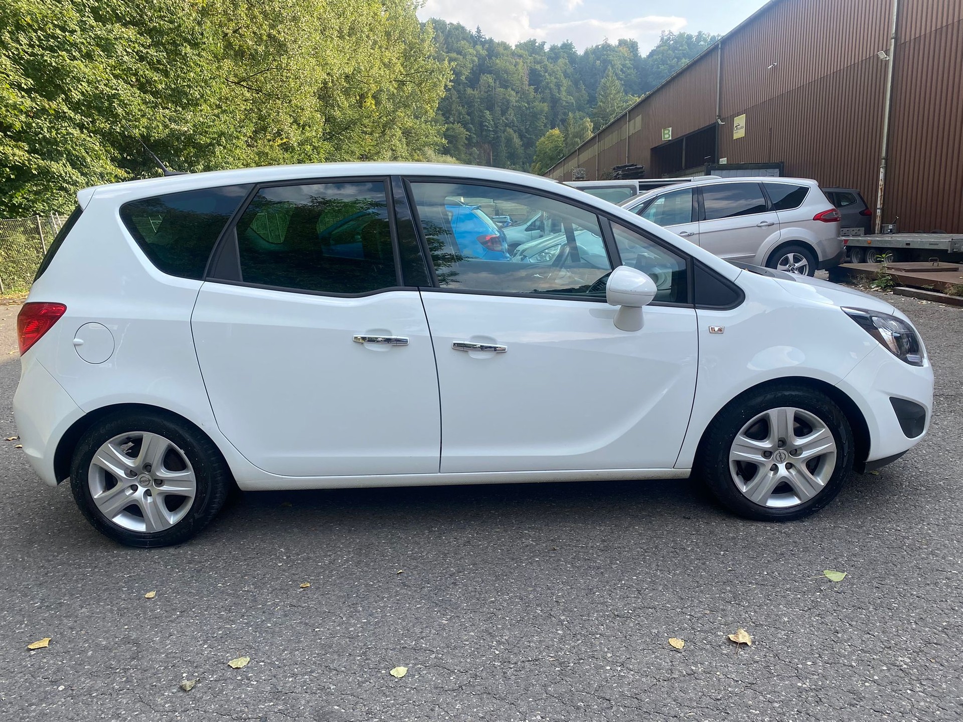 OPEL Meriva 1.7 CDTi Enjoy Automatic-image-2