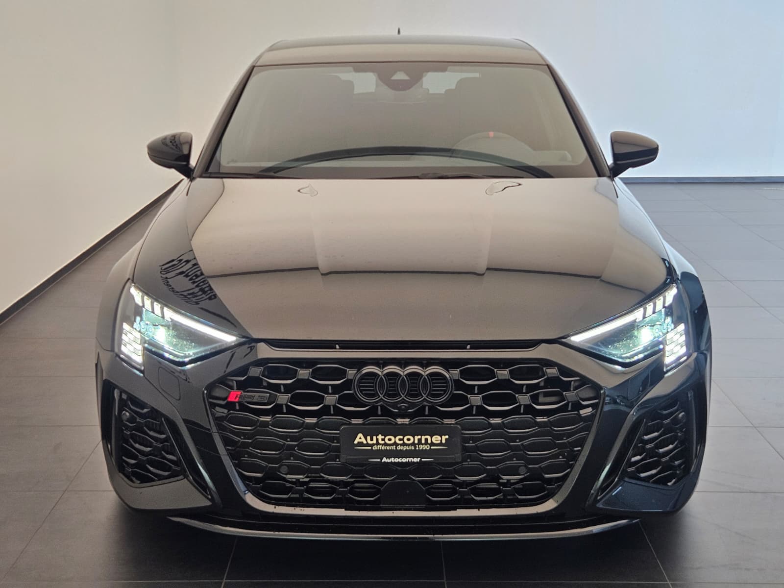 AUDI RS3 Sportback 2.5 TSI quattro S-tronic-image-2