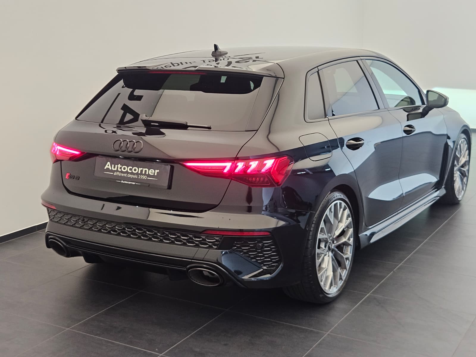 AUDI RS3 Sportback 2.5 TSI quattro S-tronic-image-6