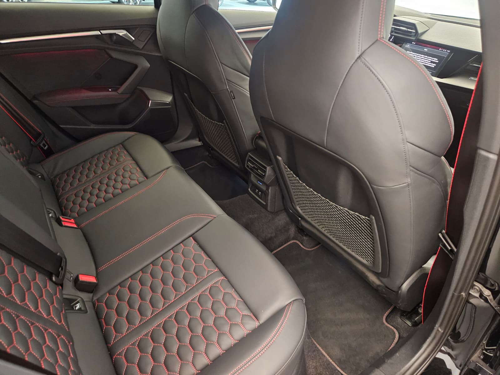 AUDI RS3 Sportback 2.5 TSI quattro S-tronic-image-13