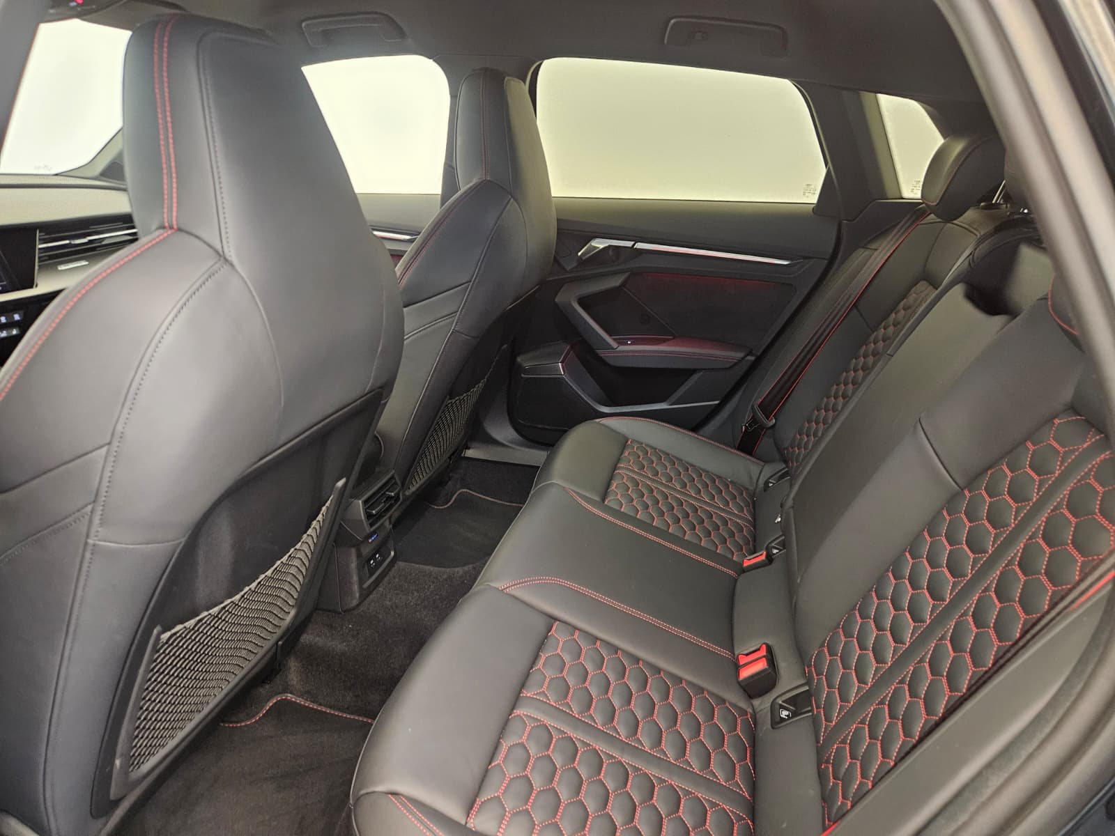 AUDI RS3 Sportback 2.5 TSI quattro S-tronic-image-12