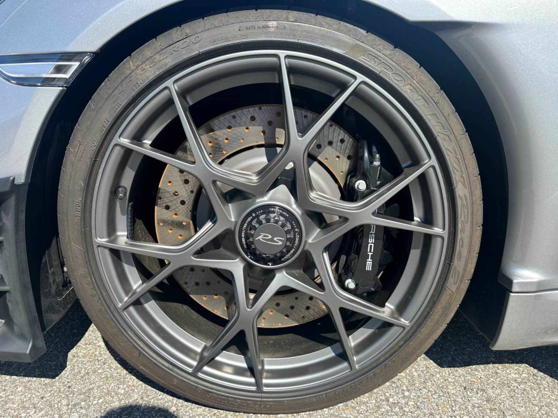 PORSCHE 718 Spyder RS (MY24)-image-10