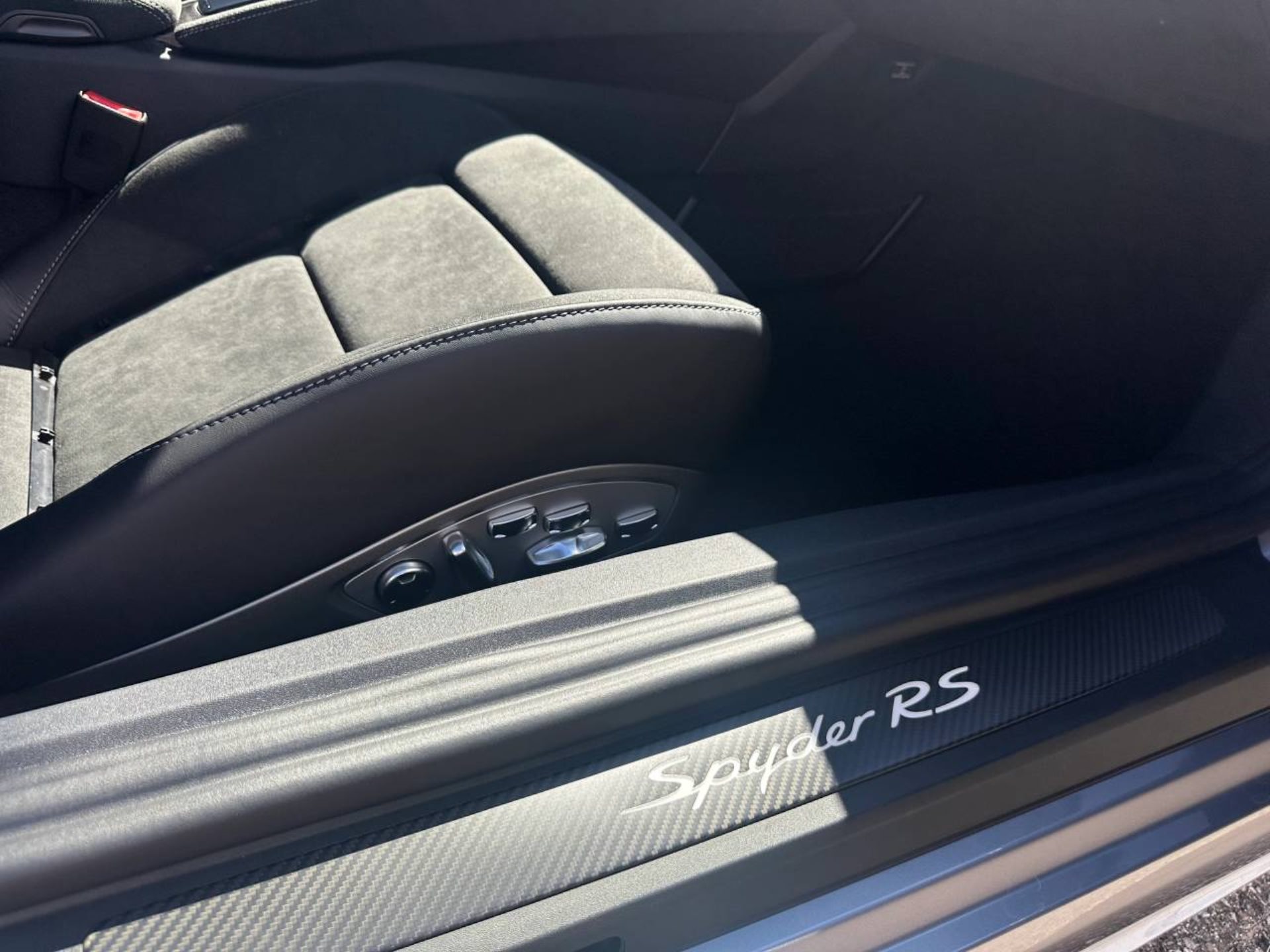 PORSCHE 718 Spyder RS (MY24)-image-32