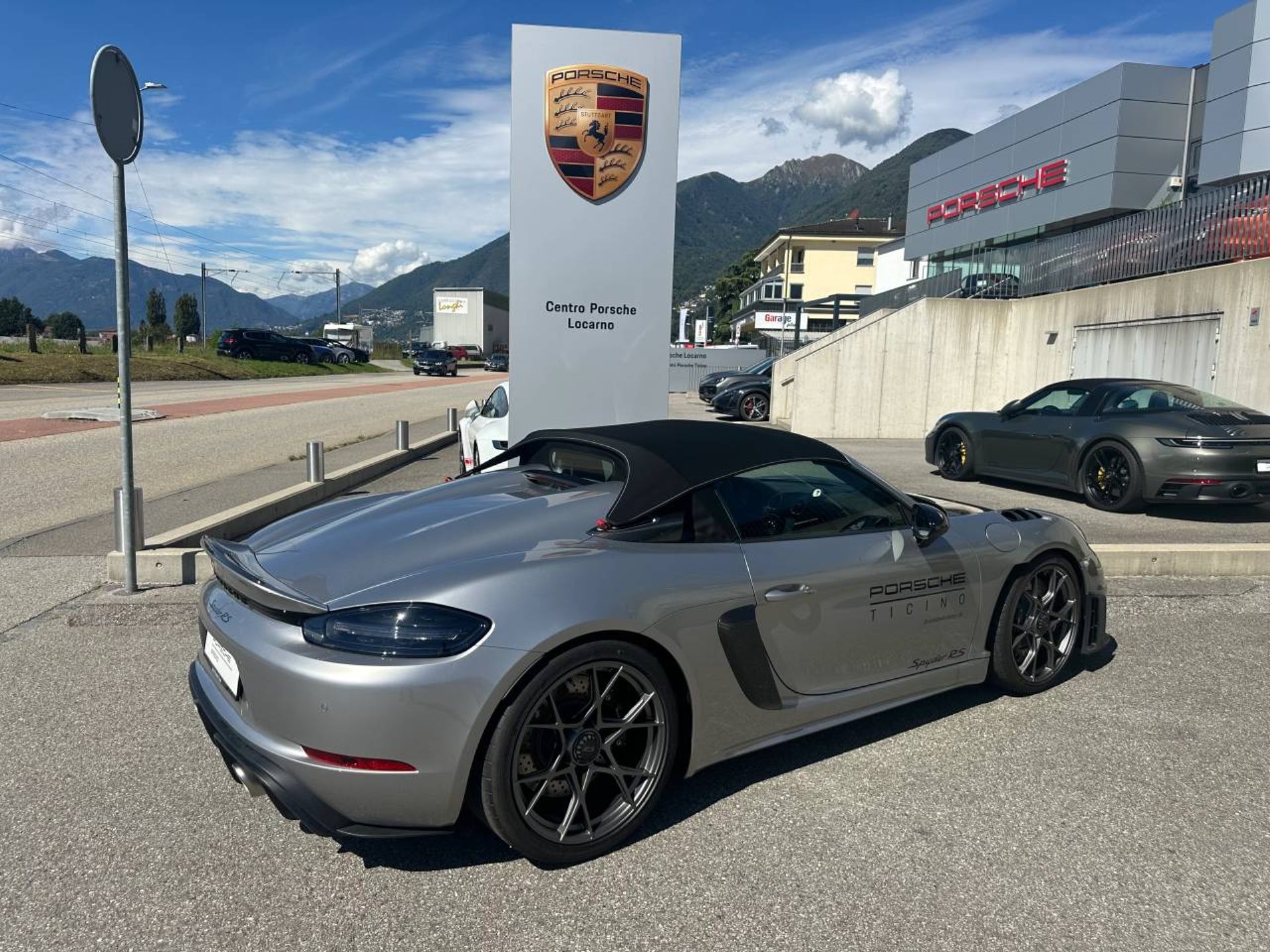 PORSCHE 718 Spyder RS (MY24)-image-6