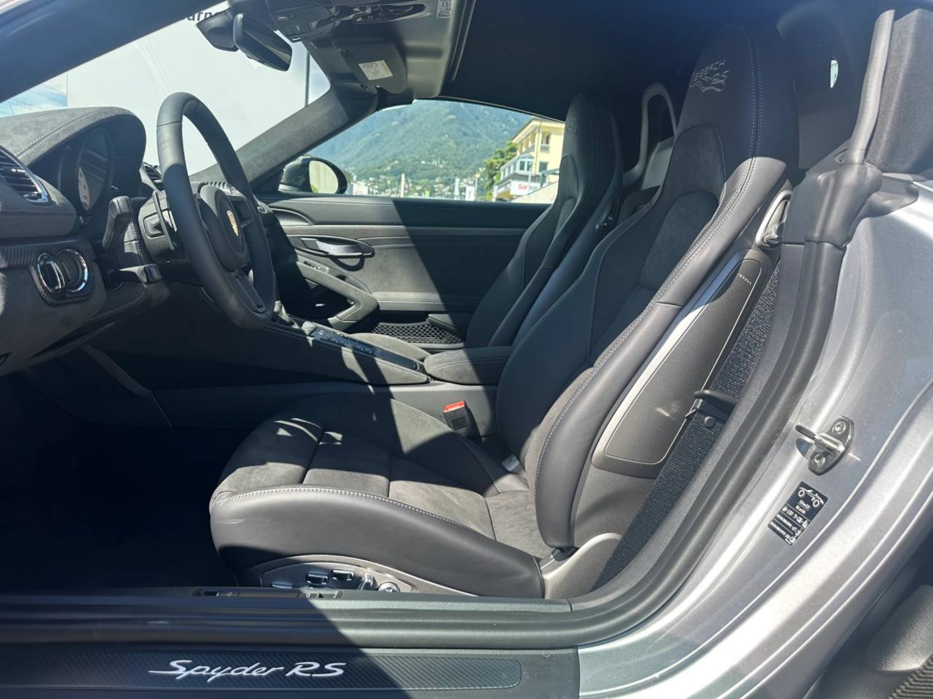 PORSCHE 718 Spyder RS (MY24)-image-23