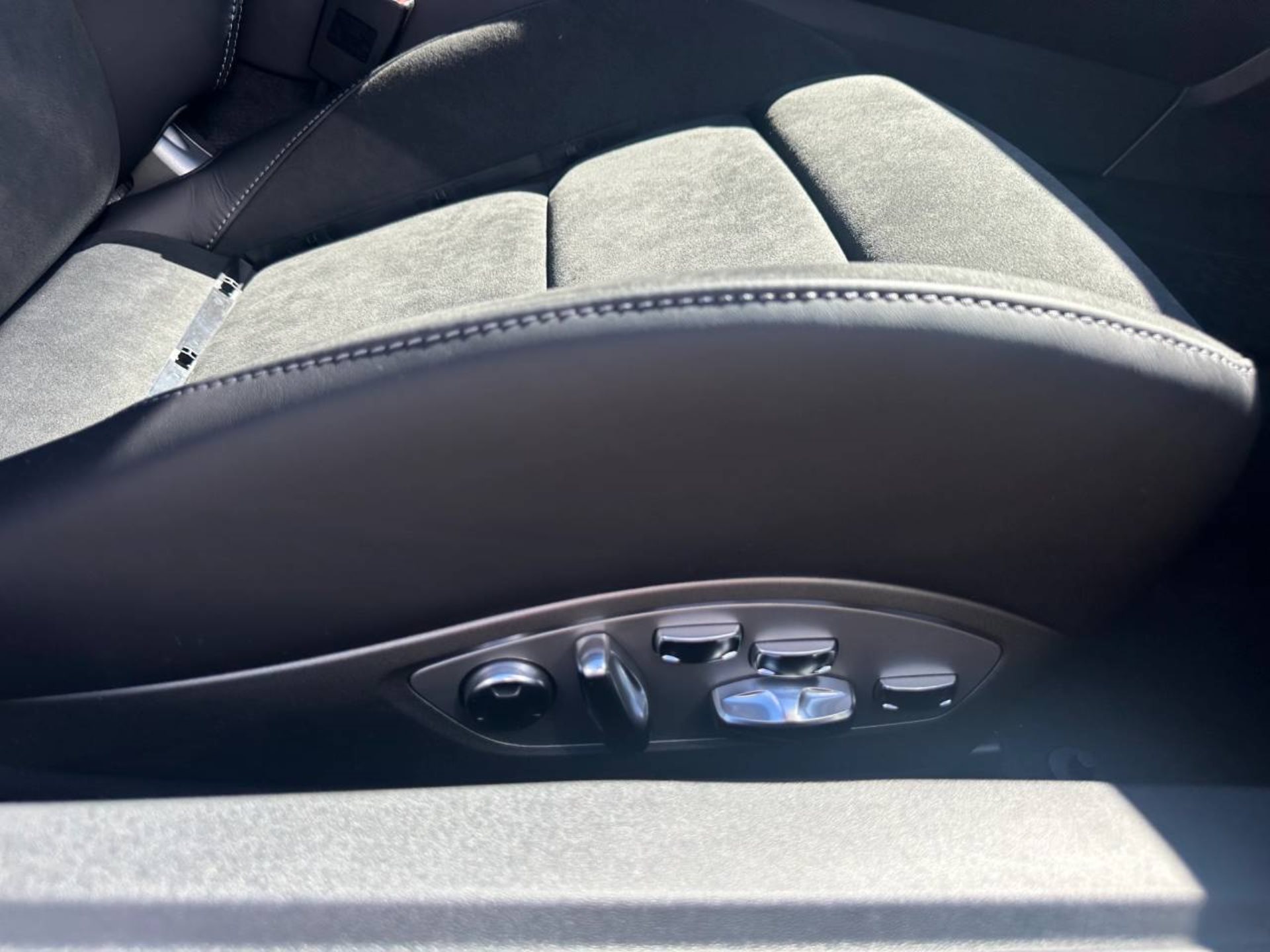 PORSCHE 718 Spyder RS (MY24)-image-22