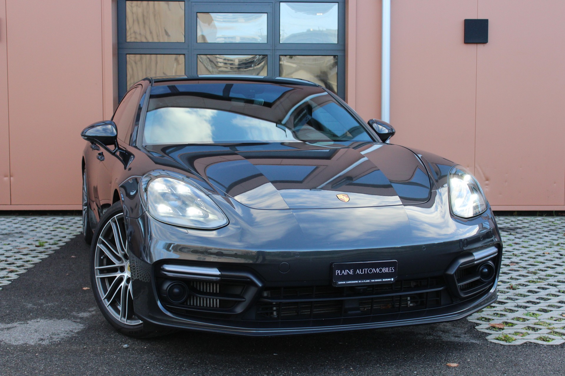 PORSCHE Panamera GTS Sport Turismo PDK - "CH Fahrzeug * Toit Pano * Sport Chrono * Echap. Sport * Toutes Roues Directr. * Caméra 360'"-image-0