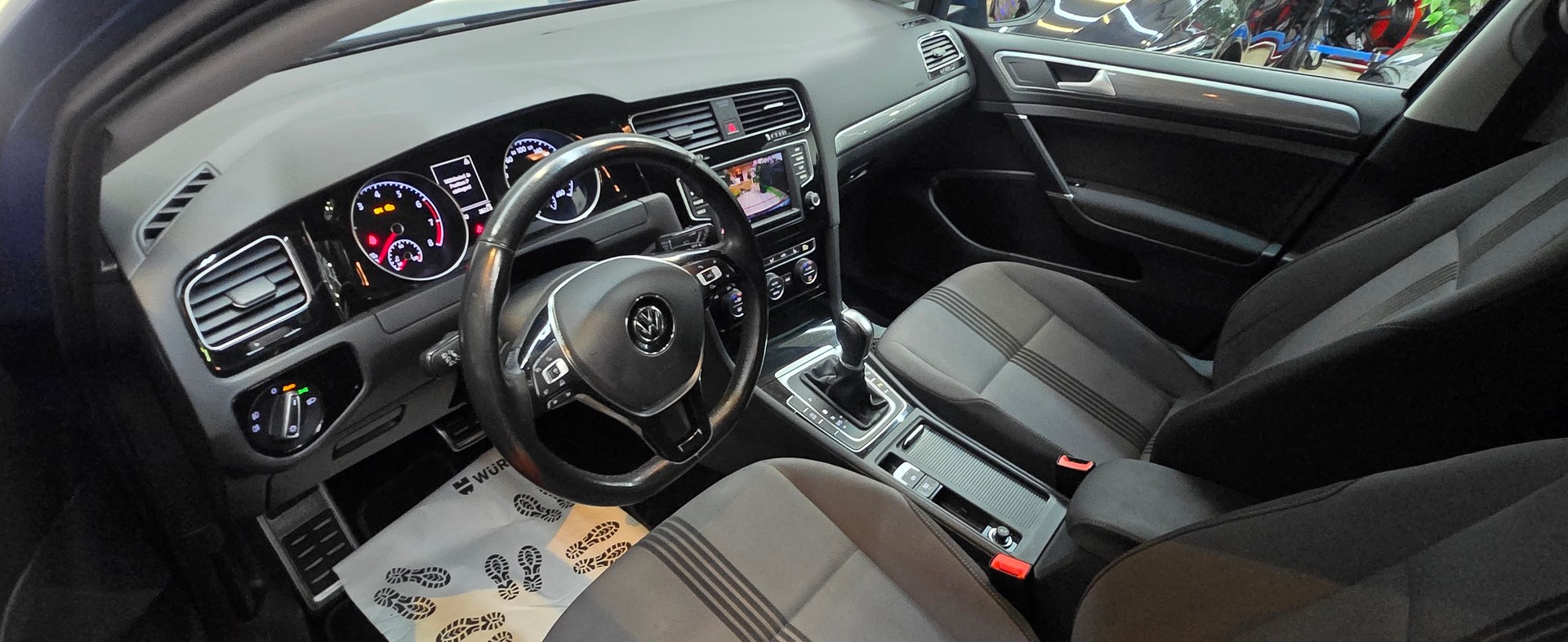 VW Golf 1.2 TSI Allstar DSG-image-30