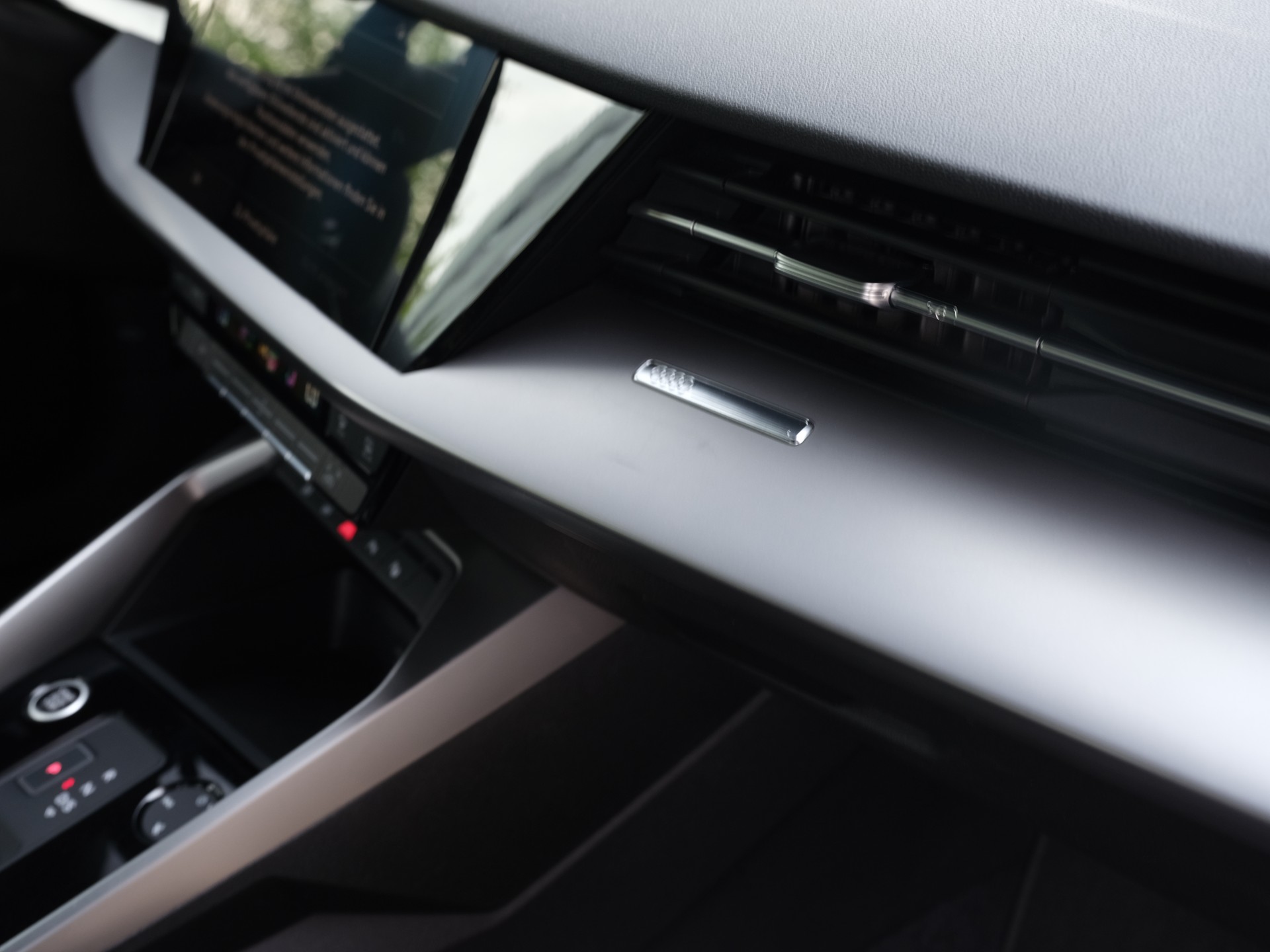AUDI Audi A3 Limousine 30TFSI-image-23