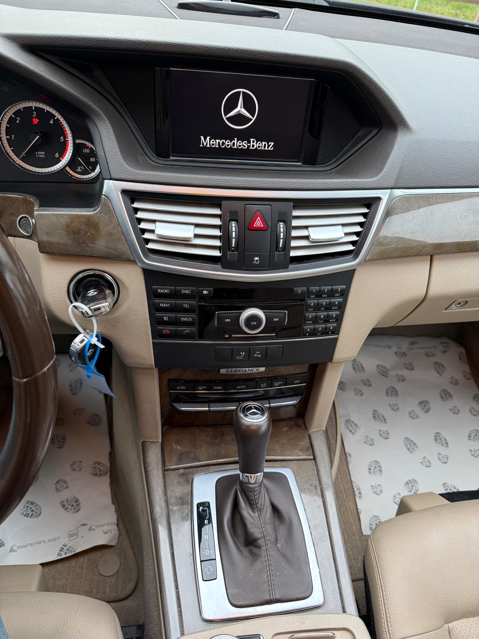 MERCEDES-BENZ E 250 CDI BlueEfficiency Elégance Automatic-image-13