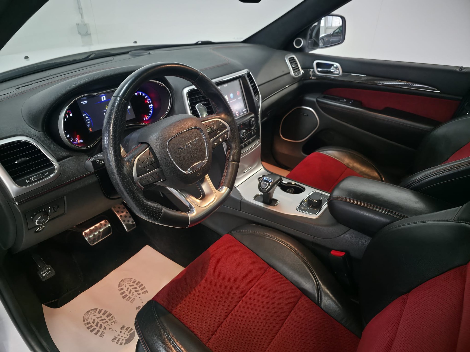 JEEP Grand Cherokee 6.4 V8 HEMI SRT8 Red Vapor Aut.-image-18