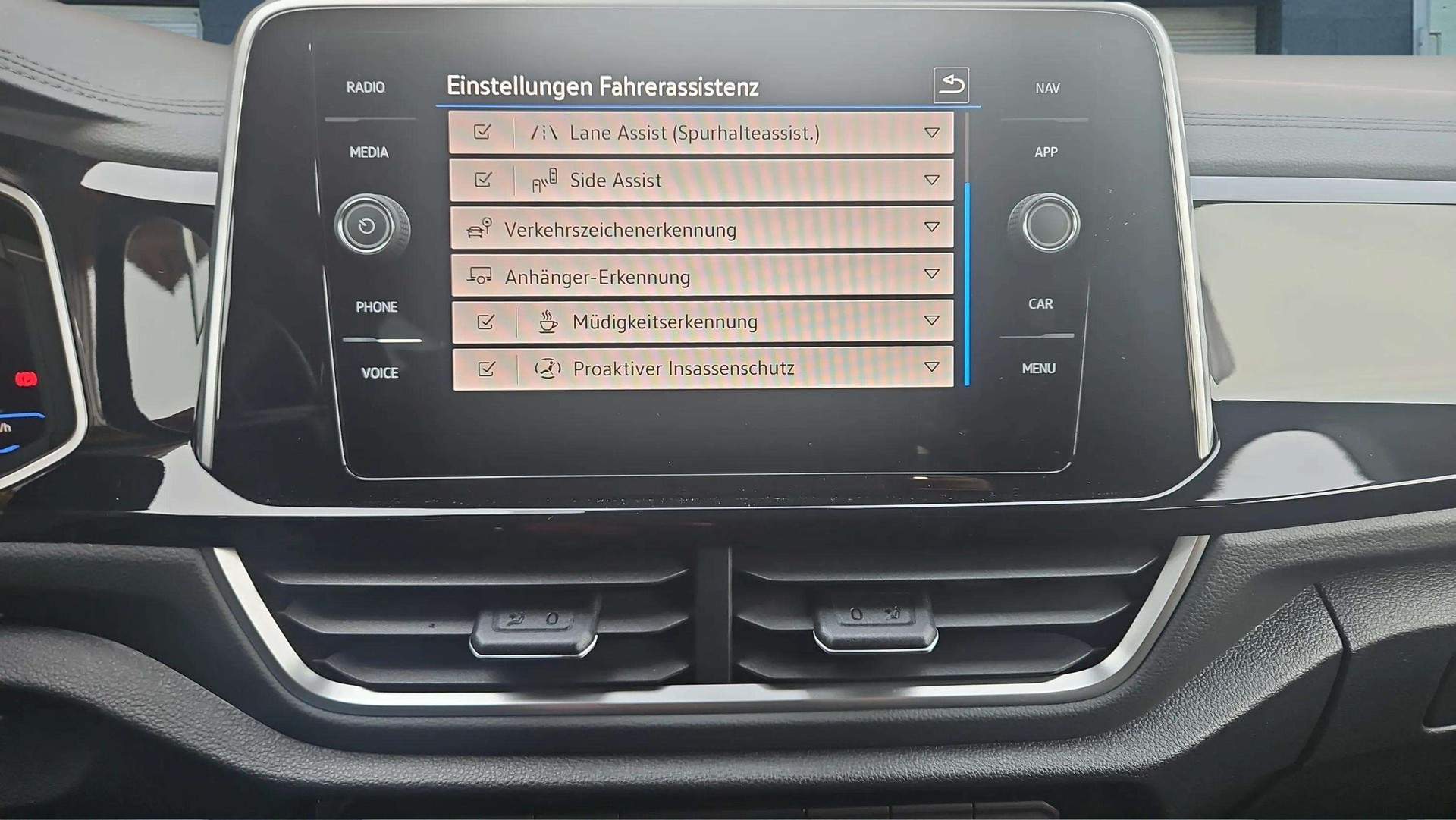 VW T-Roc 2.0 TSI R DSG 4Motion (Facelift) mit El. Ledersitze & AHK-image-22